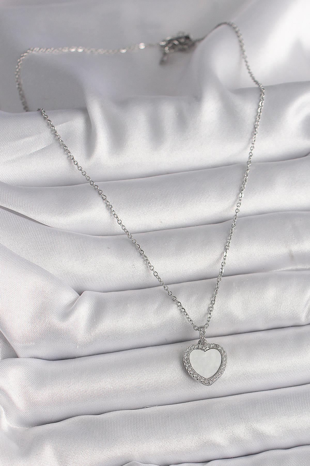 316L Çelik Gümüş Renk Zincir Zirkon Taşlı Beyaz Mineli Kalp Model Kadın Kolye