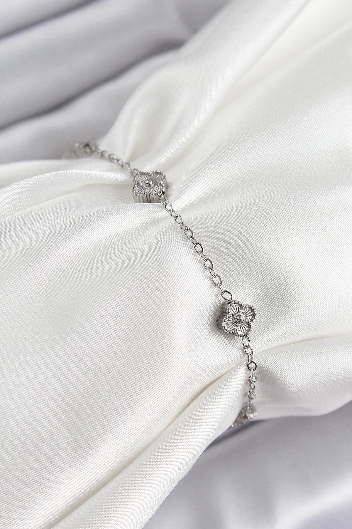 316L Çelik Yonca Model Gümüş Renk Kadın Bileklik