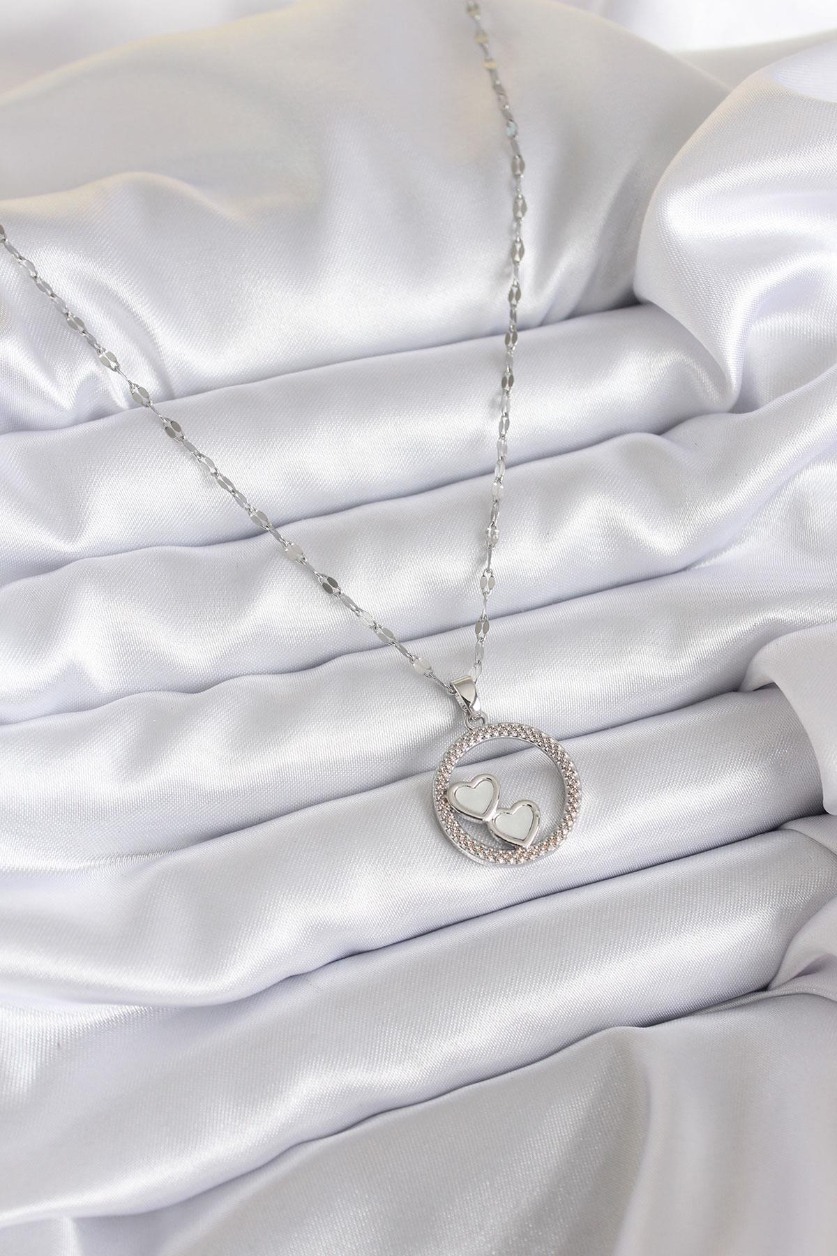 316L Çelik Zincir Gümüş Renk İşleme Detay Halka Kalp Model Kadın Küpe