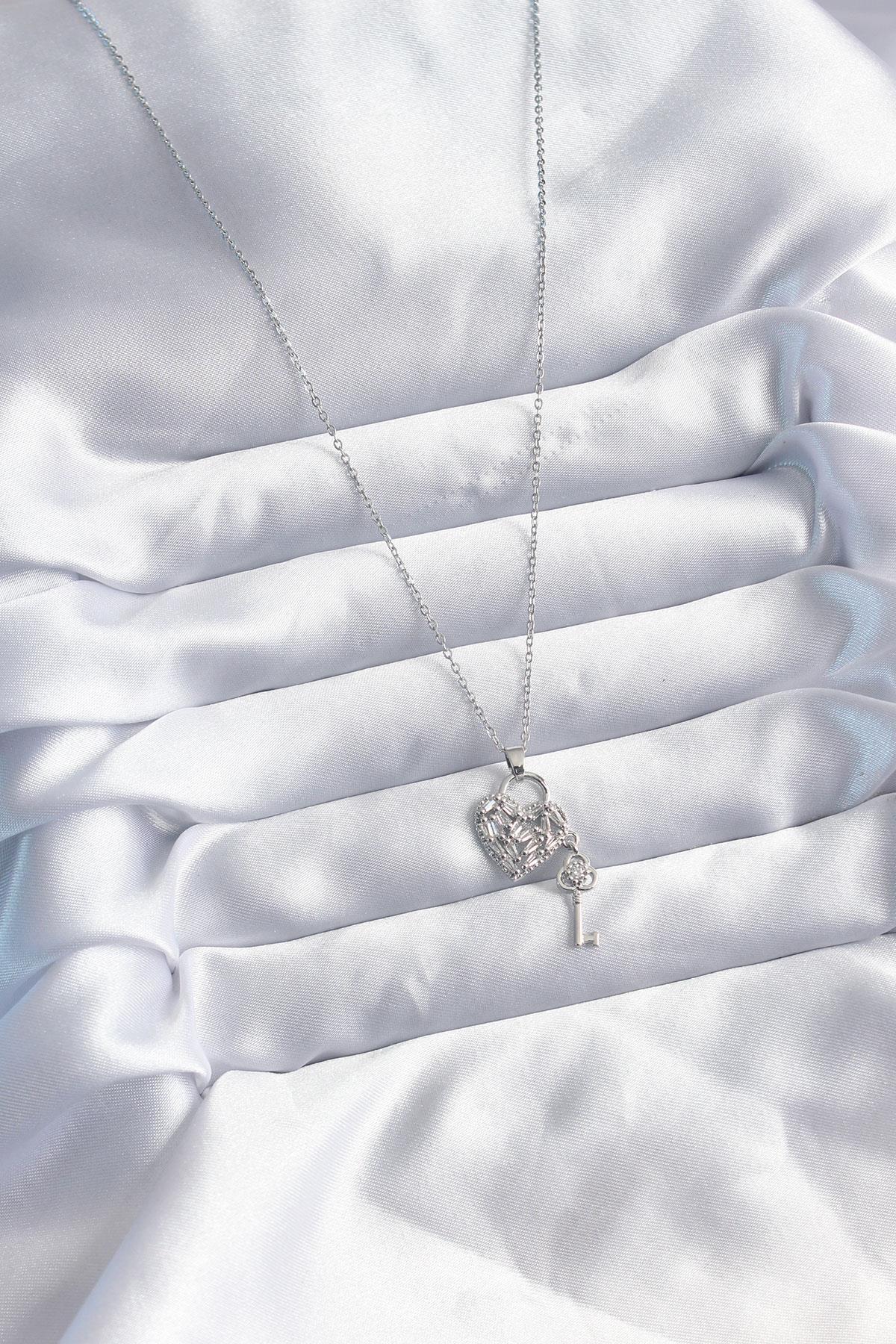 316L Çelik Zincir Gümüş Renk Zirkon Taşlı Kalp - Anahtar Model Kadın Kolye