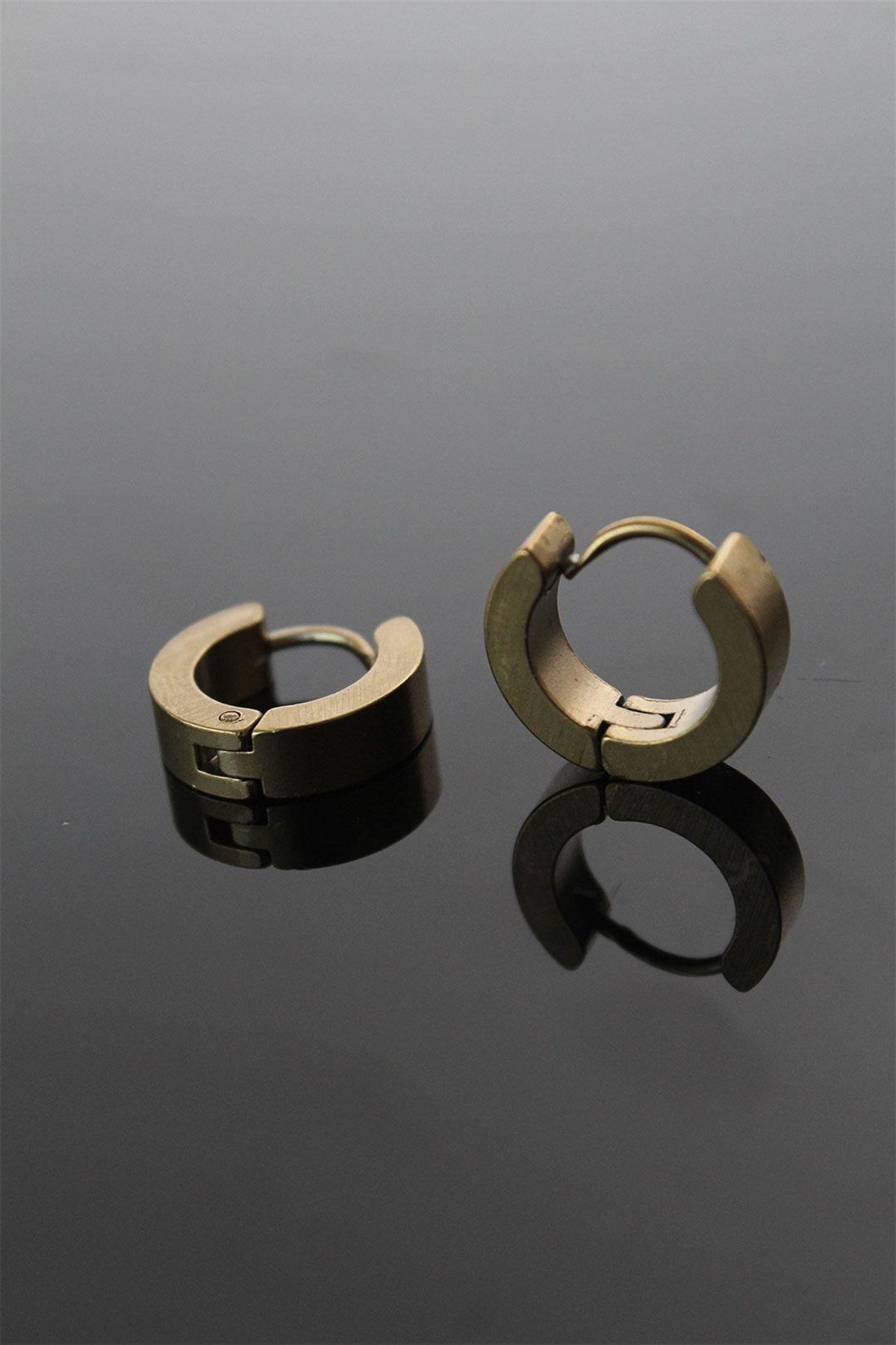 Çelik Gold Renk Halka Model Çift Küpe