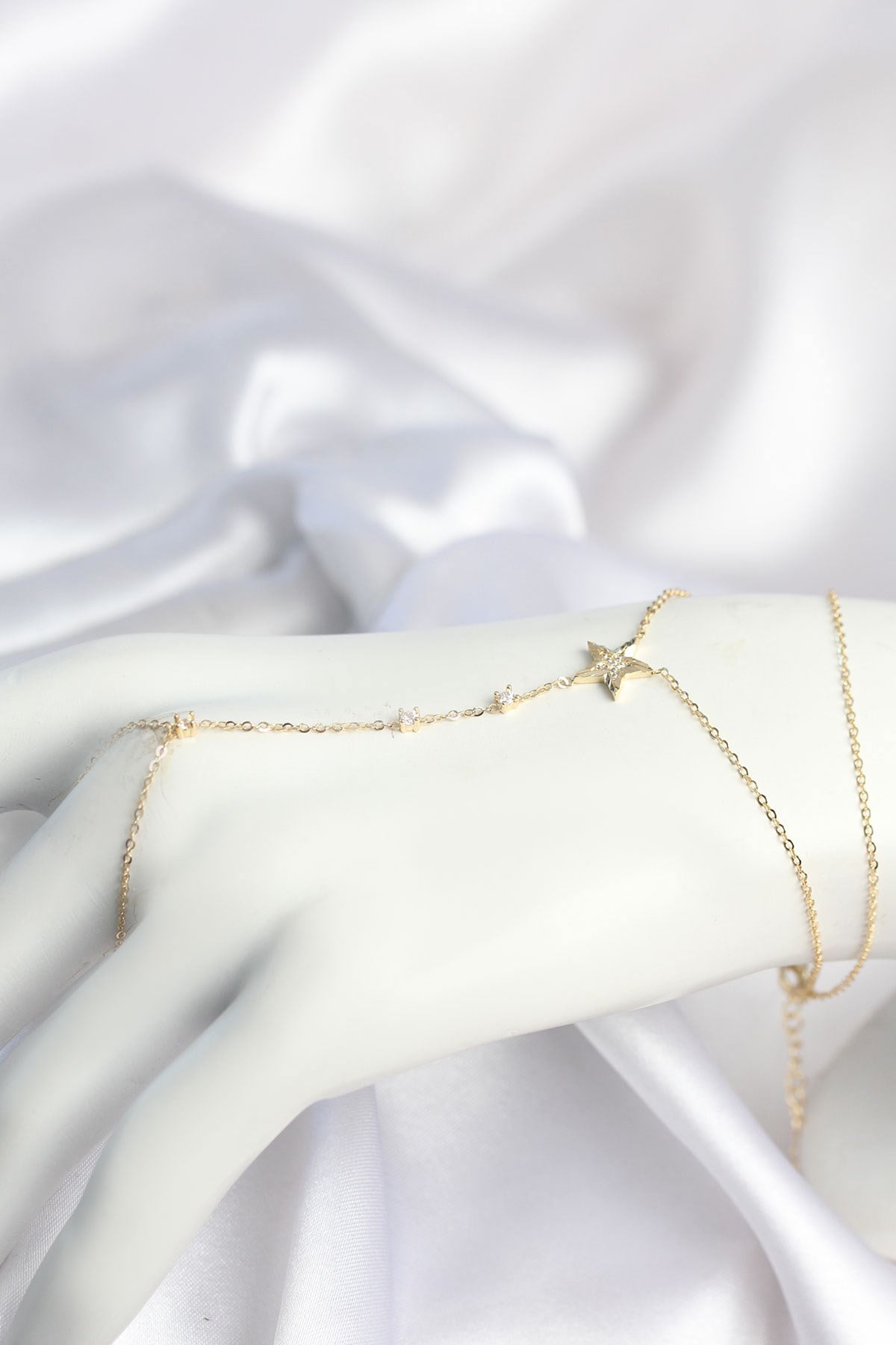 Gold Renk Yıldız Model Pirinç Kadın Şahmeran