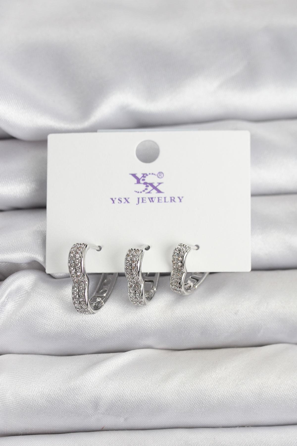 Gümüş Renk Pirinç Zirkon Taşlı Kalpli Kadın Küpe