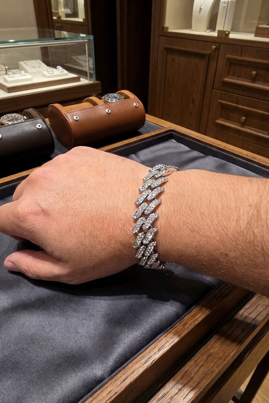 Gümüş Renk Zirkon Taşlı Cuba Zincir Model Erkek Bileklik