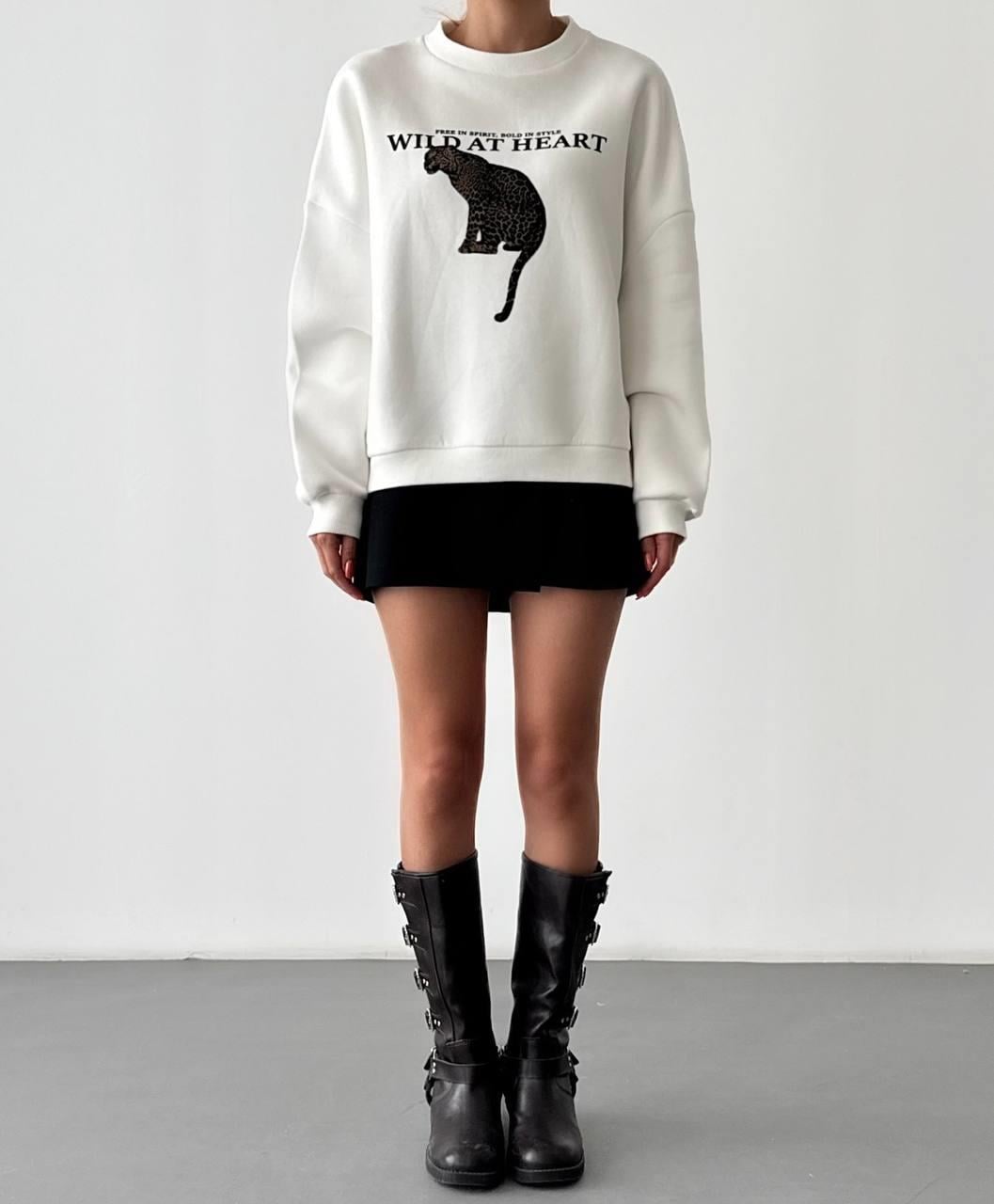 Leopar Baskılı Sloganlı Oversize Sweatshirt Ekru - Marcoroni