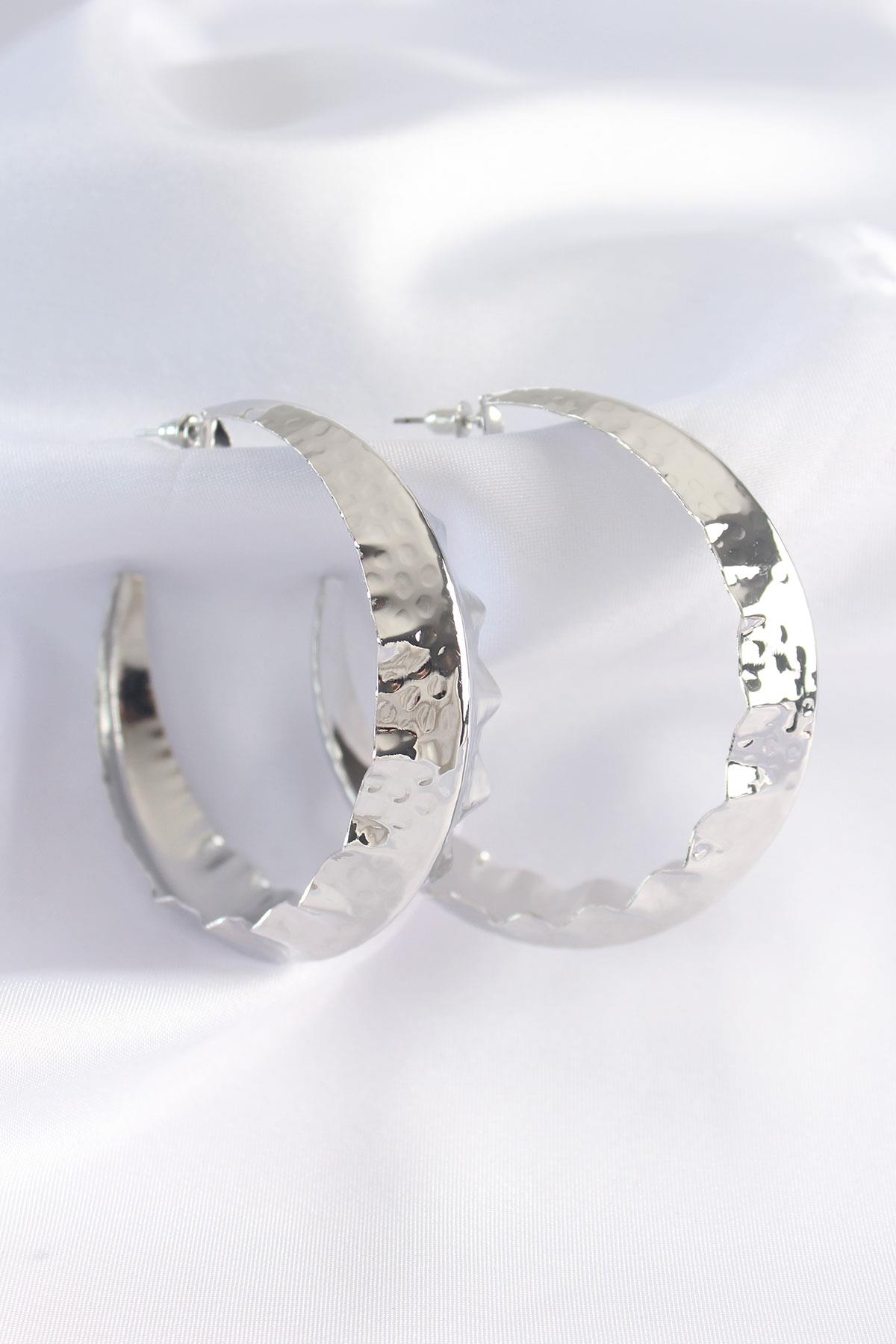 Pirinç Gümüş Renk Yaprak Desenli Halka Küpe