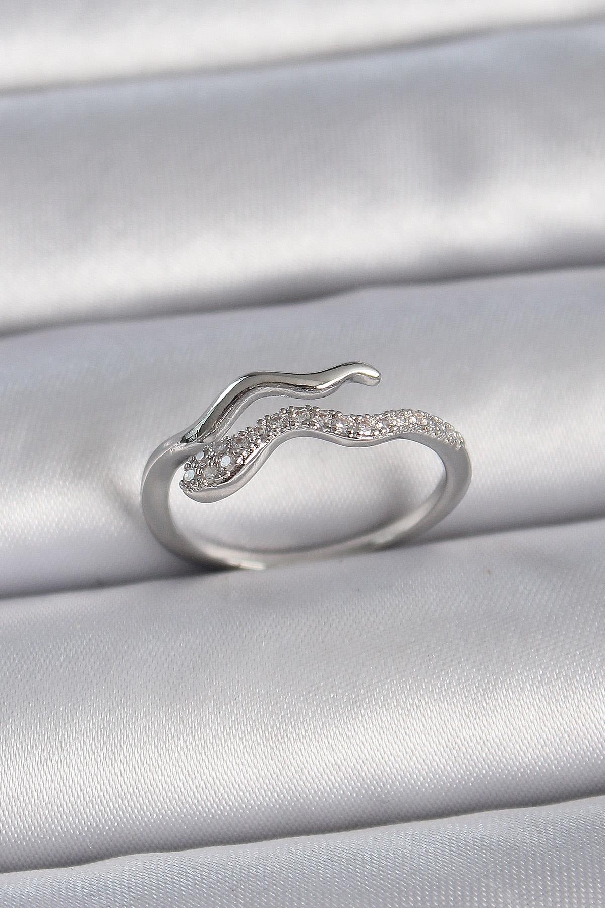 Pirinç Gümüş Renk Zirkon Taşlı Yılan Ayarlanabilir Model Kadın Yüzük