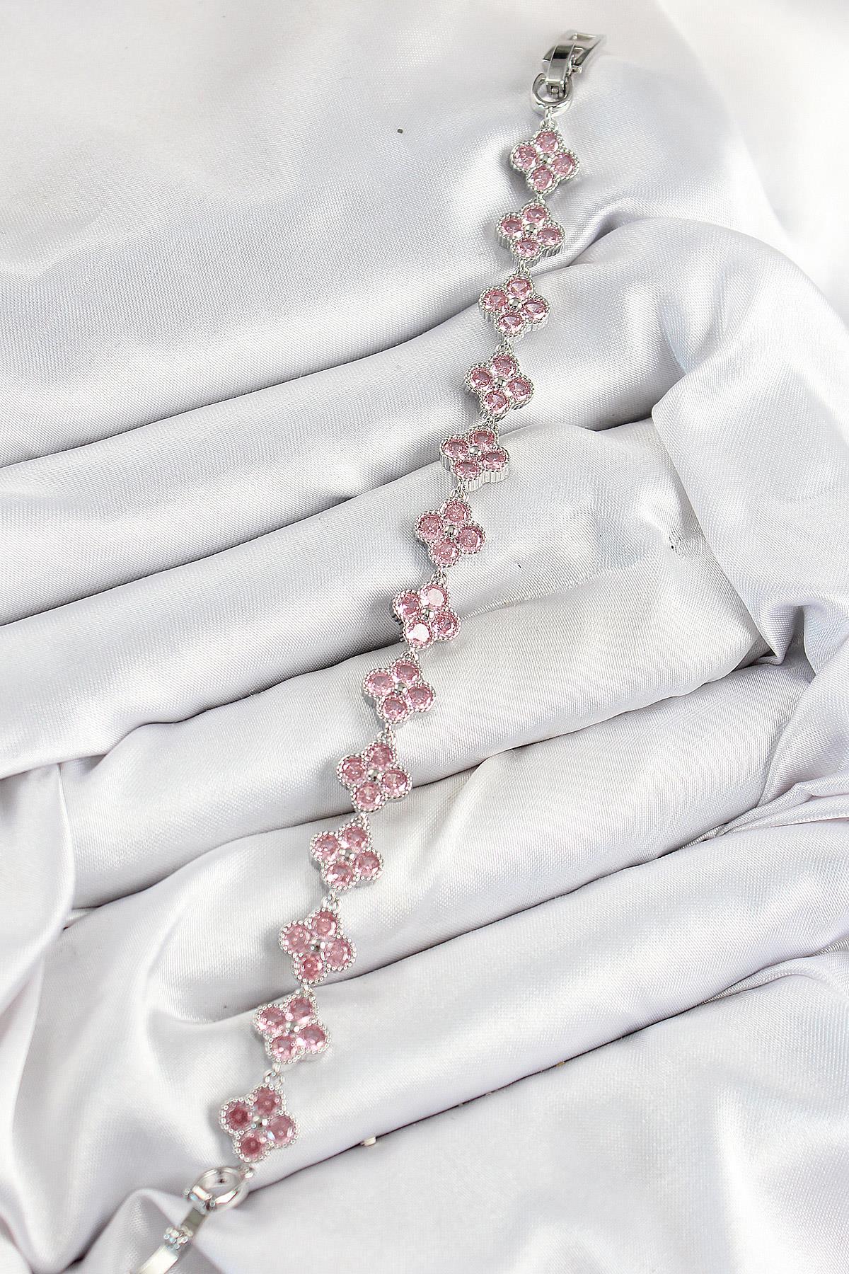 Pirinç Pembe Zirkon Taşlı Yonca Model Gümüş Renk VIP Seri Kadın Bileklik