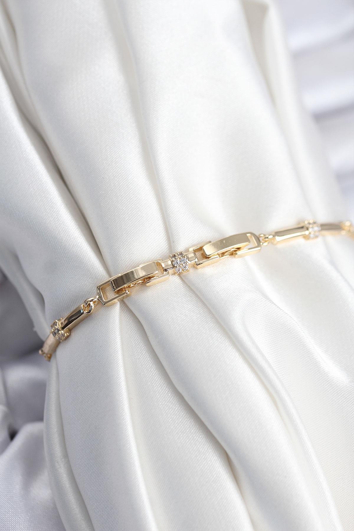 Pirinç VIP Seri Gold Renk Parçalı Model Zirkon Taşlı Kadın Bileklik