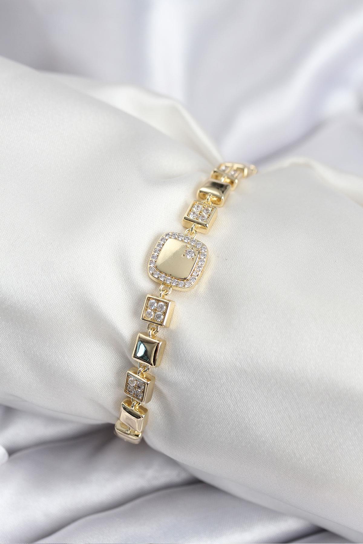 Pirinç VIP Seri Gold Renk Zirkon Taşlı Model Kadın Bileklik