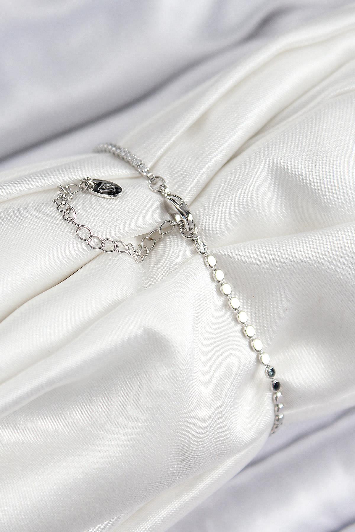 Pirinç Zirkon Taşlı Boncuk Model Ezme Zincir Gümüş Renk Kadın Bileklik