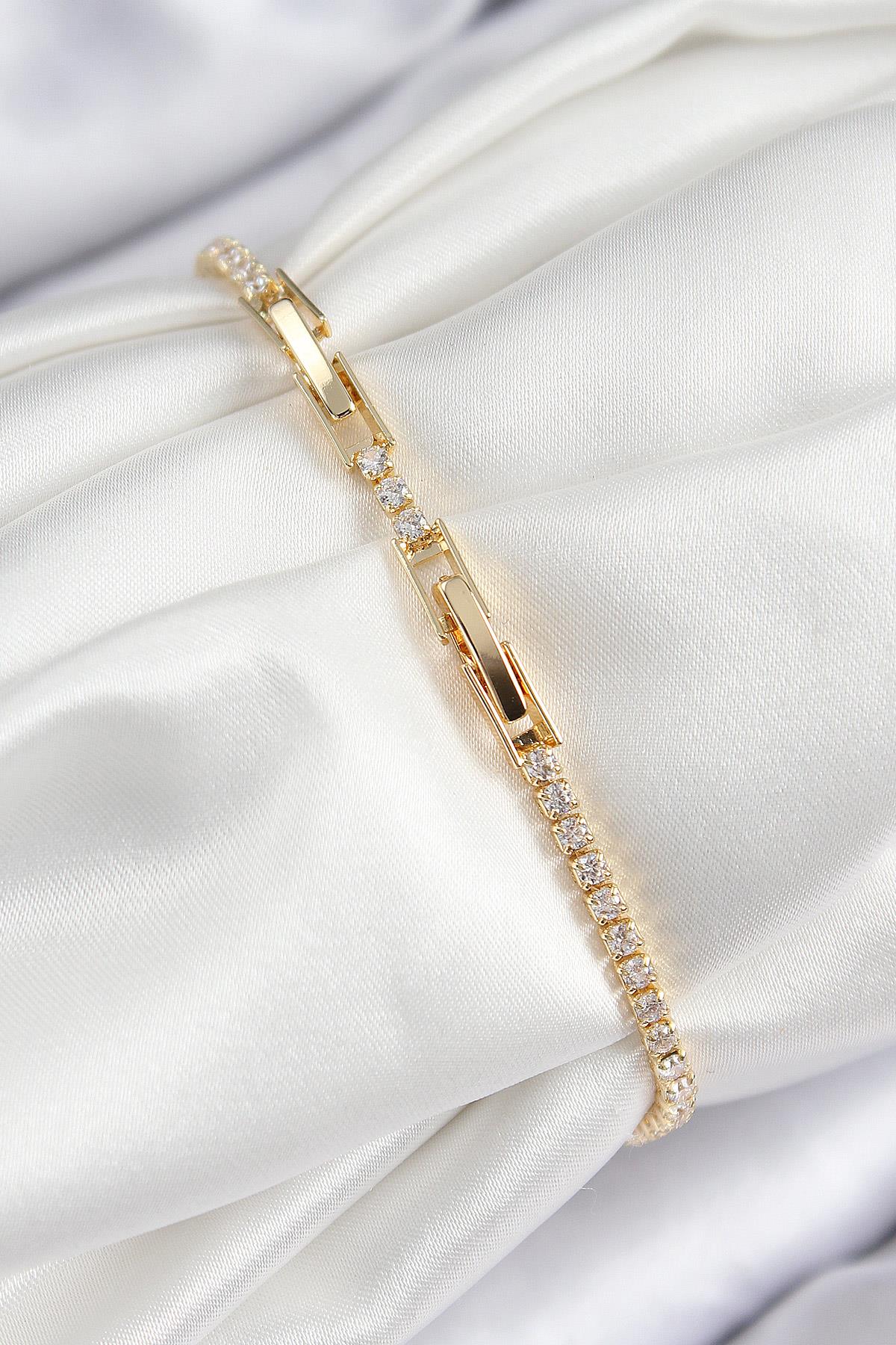 Pirinç Zirkon Taşlı Çiçek Model Gold Renk Kadın Bileklik