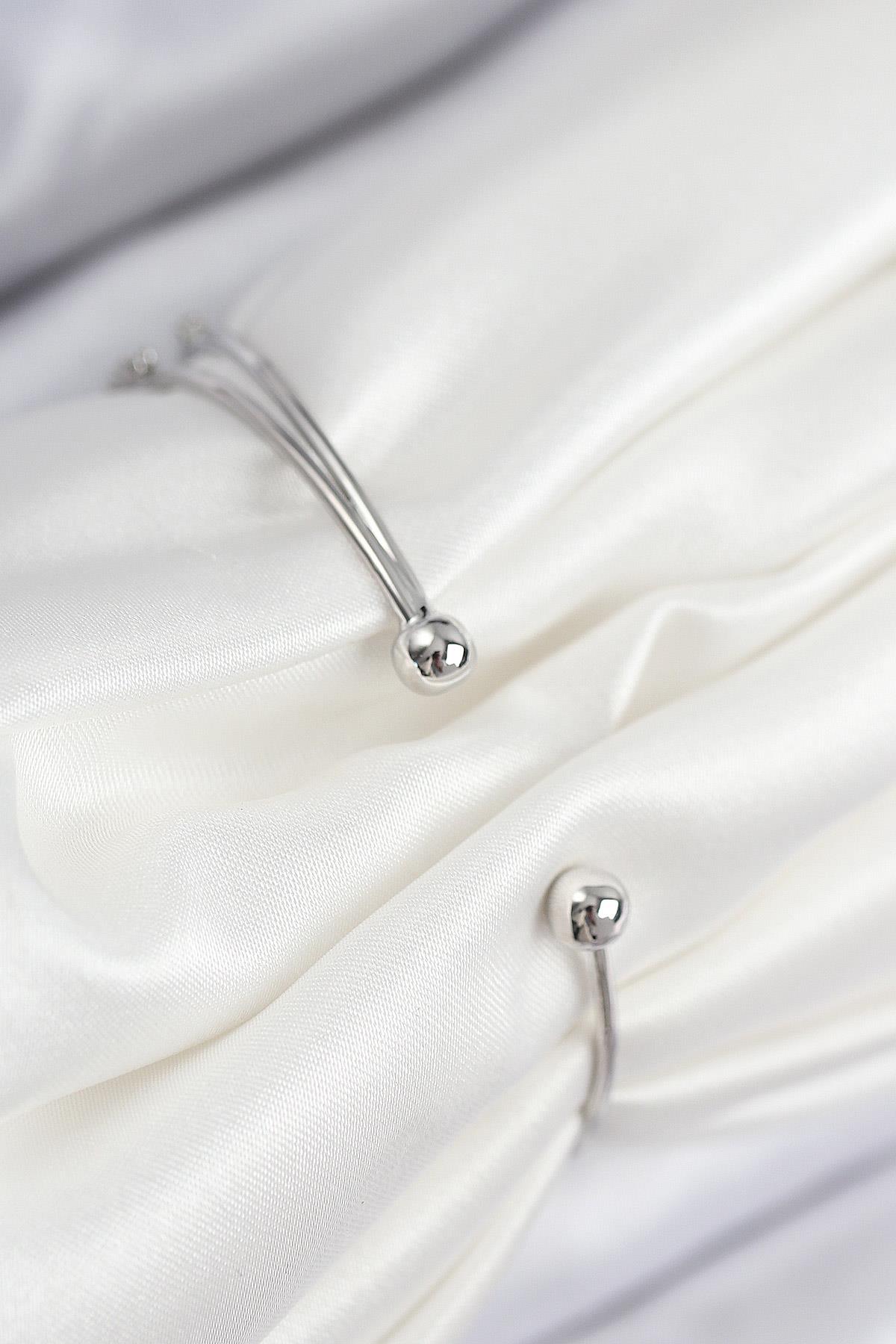 Pirinç Zirkon Taşlı Kelebek Model Gümüş Renk Kadın Bileklik