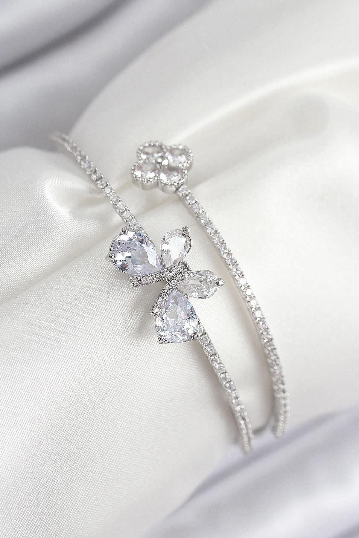 Pirinç Zirkon Taşlı Kelebek Ve Yonca Model Gümüş Renk Kadın Bileklik