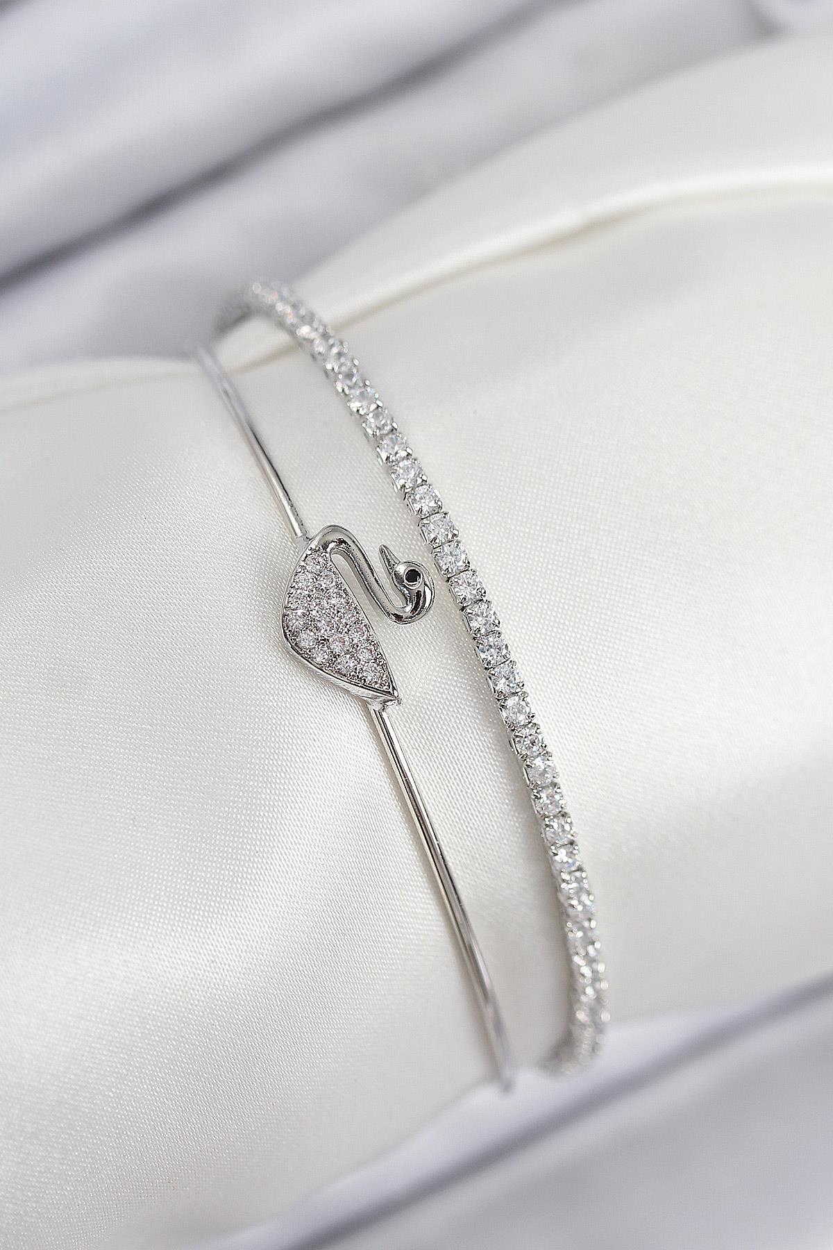 Pirinç Zirkon Taşlı Kuğu Model Gümüş Renk Kadın Bileklik