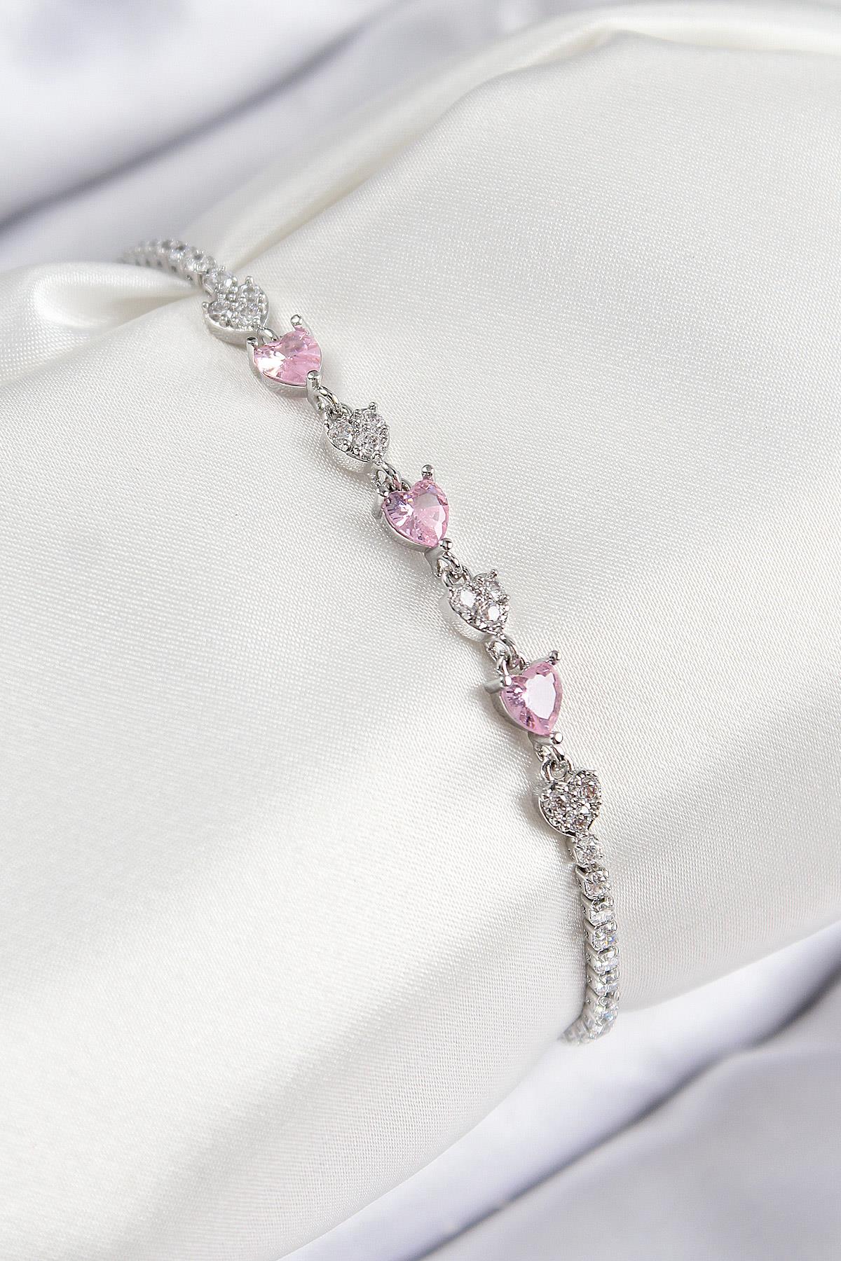 Pirinç Zirkon Taşlı Pembe Kalp Model Gümüş Renk Kadın Bileklik