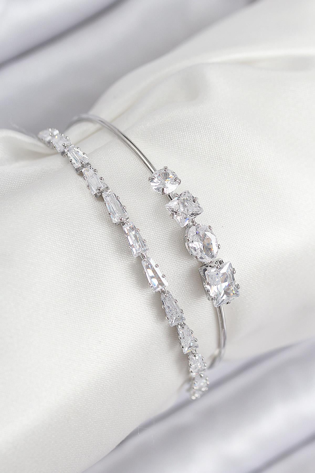 Pirinç Zirkon Taşlı Su Yolu Model Gümüş Renk Kadın Bileklik