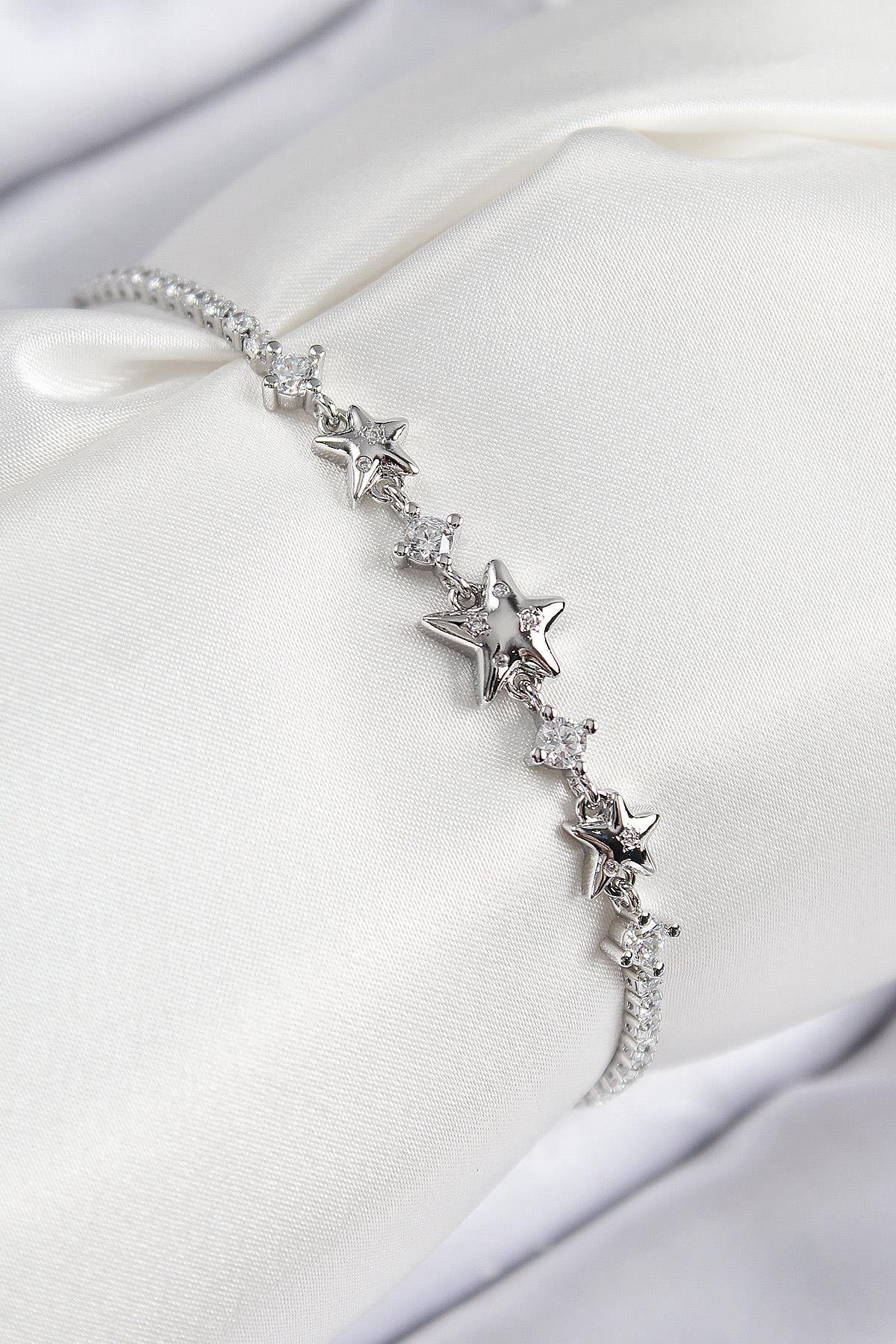 Pirinç Zirkon Taşlı Yıldız Model Gümüş Renk Kadın Bileklik