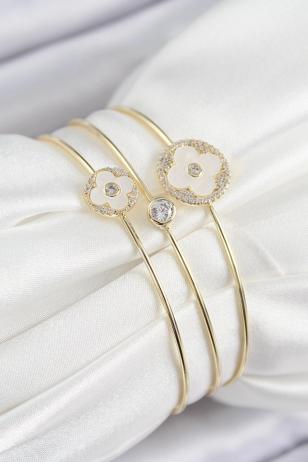 Pirinç Zirkon Taşlı Yonca Model Gold Renk Vip 3lü Kadın Bileklik