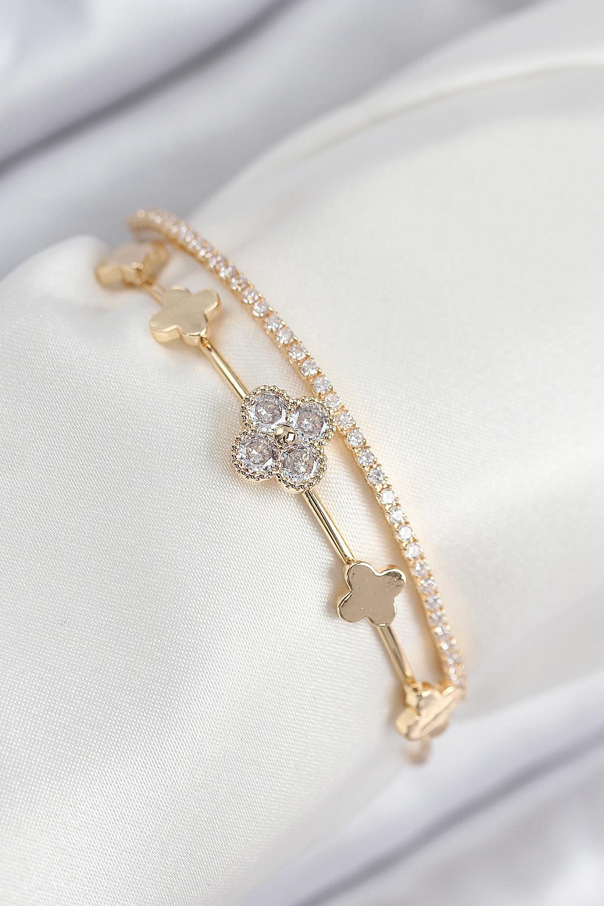 Pirinç Zirkon Taşlı Yonca Model Gold Renk Kadın Bileklik