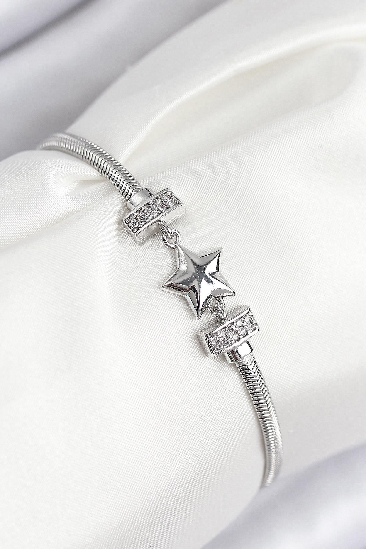 Pirinç Zirkon Taşlı Yonca Model Gümüş Renk Kadın Bileklik