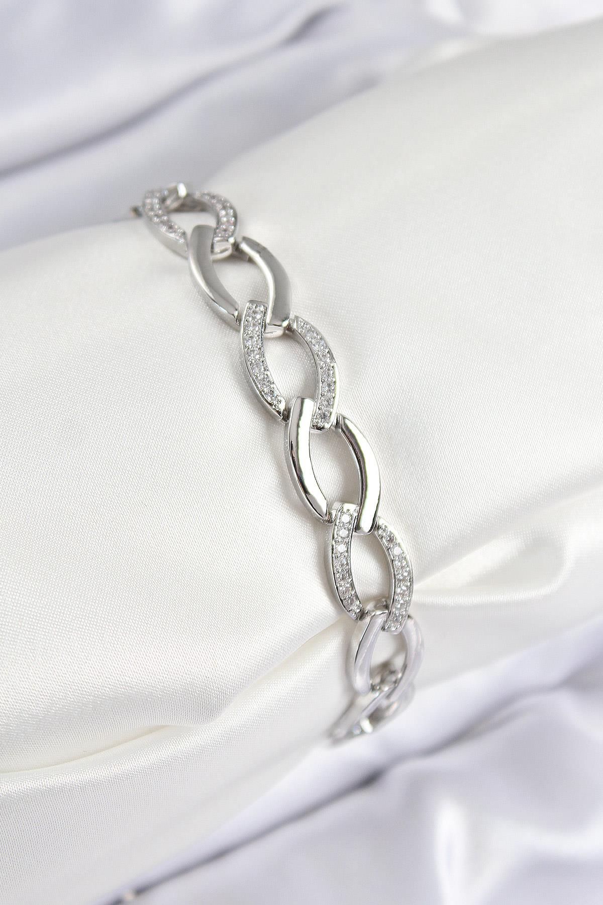 Pirinç Zirkon Taşlı Zincir Model Gümüş Renk Kadın Bileklik