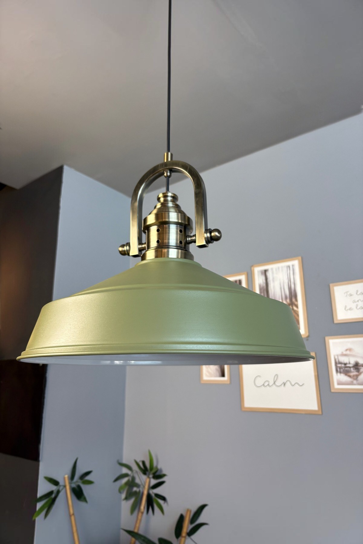Asaletli Saz Yeşili Tekli Avize Delikli Eskitme Başlık Retro Sarkıt Lamba Restoran Salon Aydınlatma