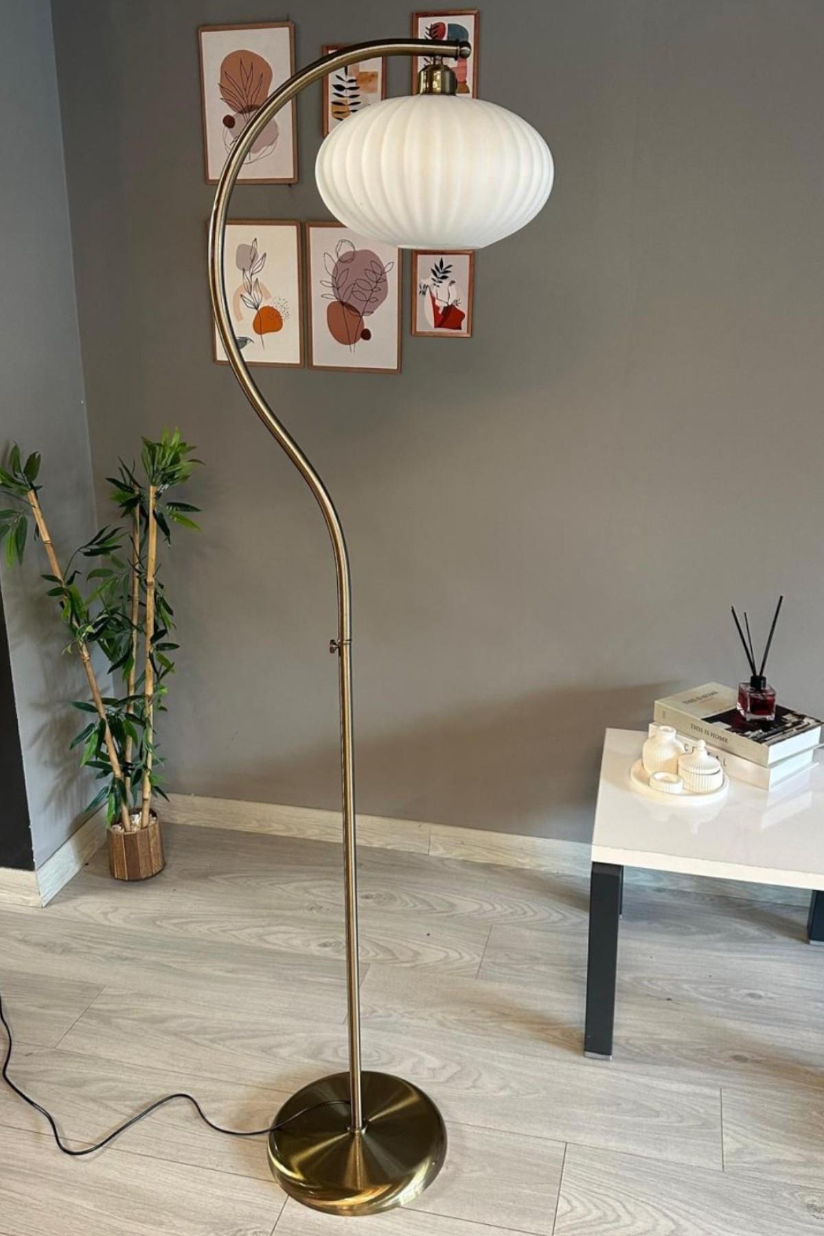 Beyaz Cam Lambader Eskitme S Gövde Modern Dekoratif Metal Oturma Odası Çalışma Odası Zemin Lambası