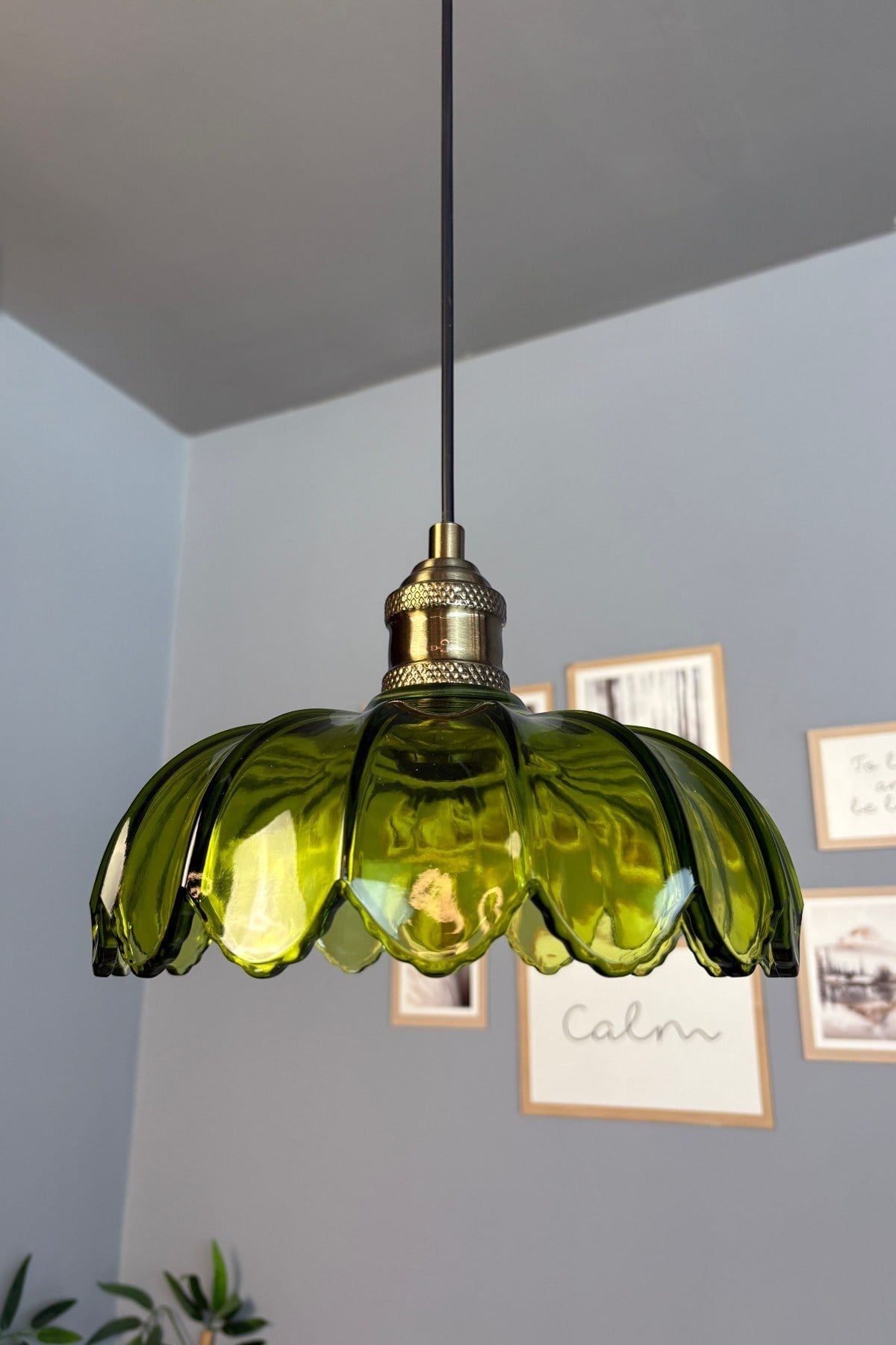 Bloom Yeşil Cam Tekli Avize Eskitme Lale Başlık Sarkıt Lamba Restoran Salon Aydınlatma