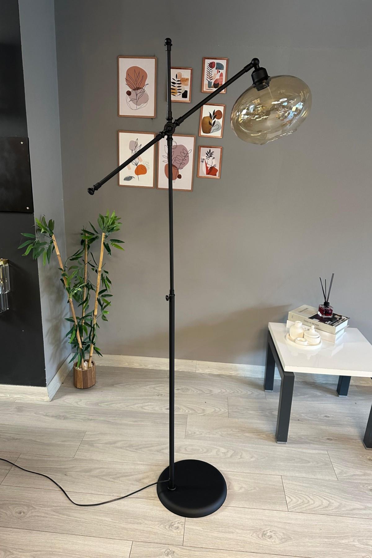 Cam Bal Rengi Lambader Siyah Metal Gövde Modern Oturma Odası