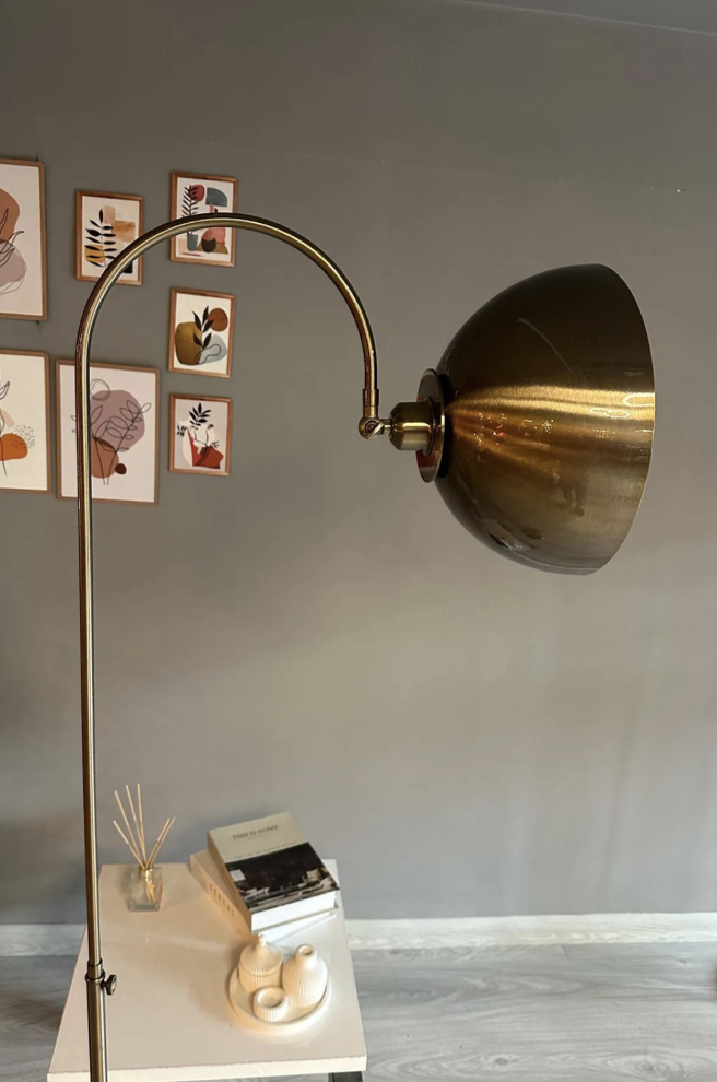Eskitme Lambader Hareketli Ufo Başlık Modern Dekoratif Metal Oturma Çalışma Odası Zemin Lambası