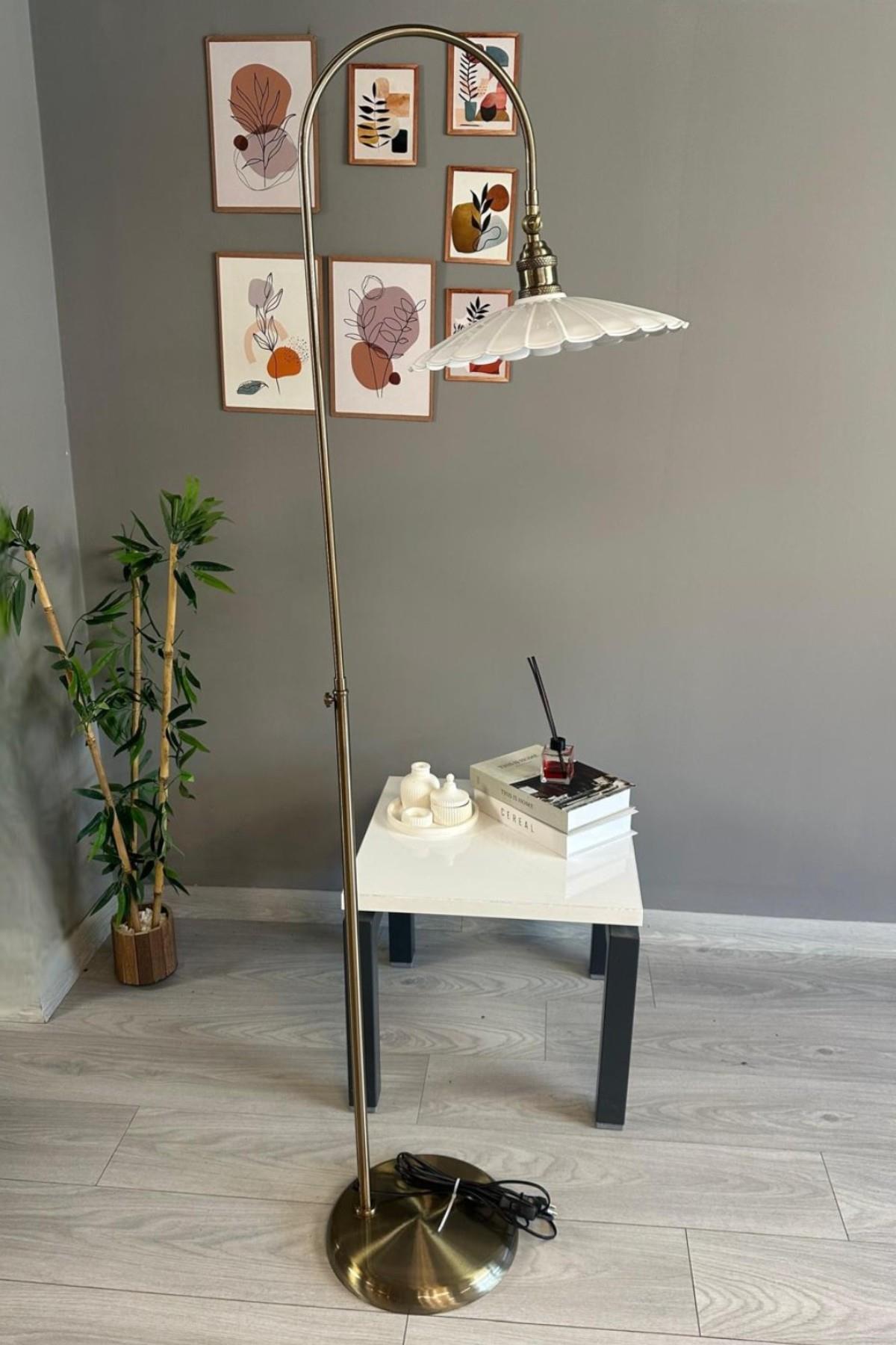 Flower Lambader Beyaz Lale Başlık Modern Dekoratif Metal Oturma Odası Çalışma Odası