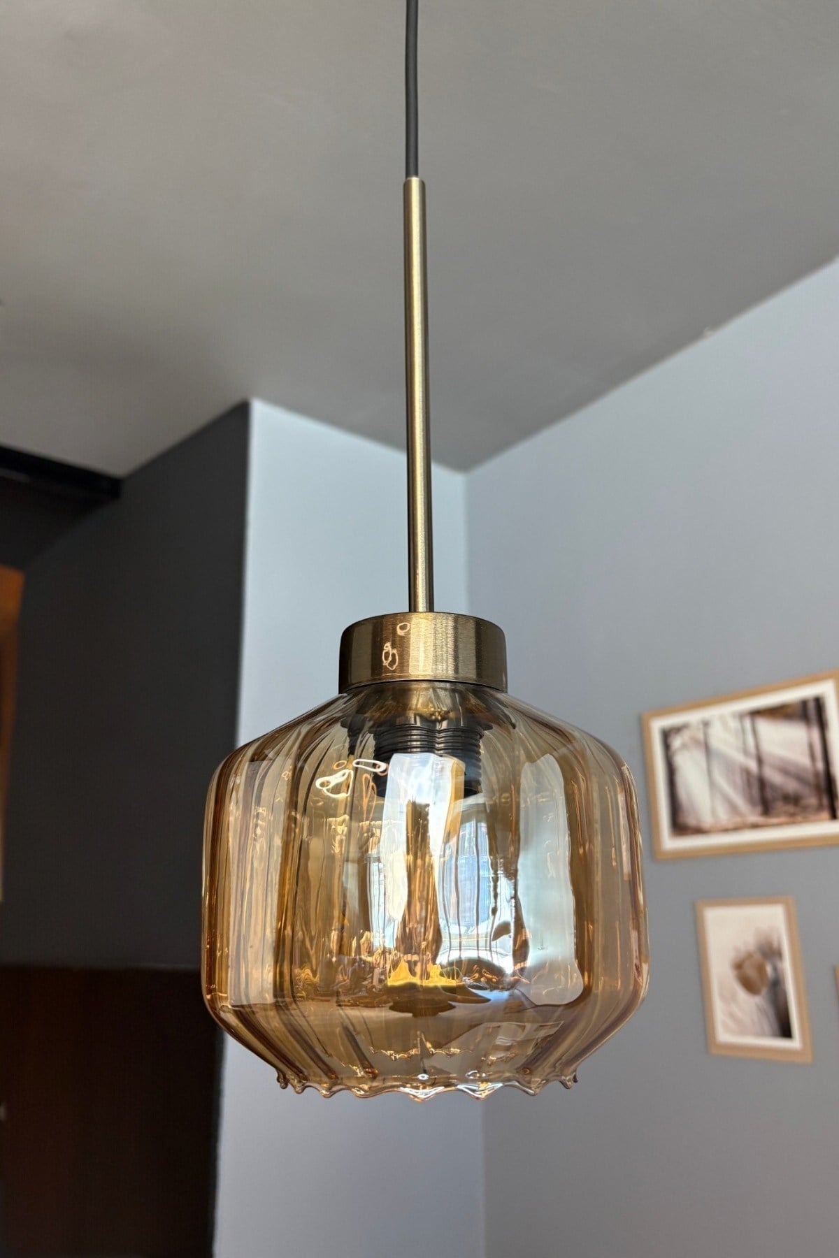 Meadow Bal Rengi Cam Tekli Avize İnce Eskitme Başlık Sarkıt Lamba Restoran Salon Aydınlatma