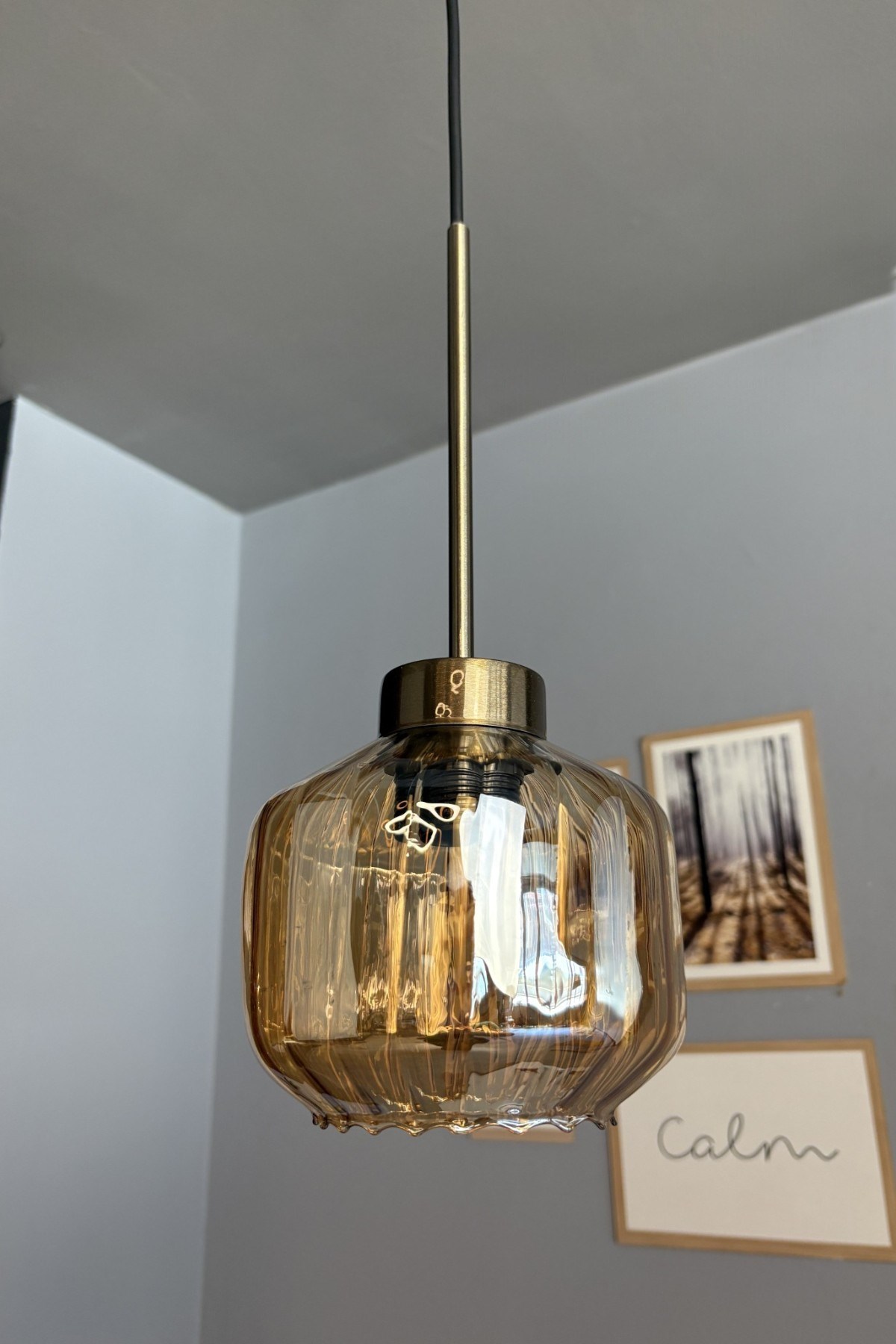 Meadow Bal Rengi Cam Tekli Avize İnce Eskitme Başlık Sarkıt Lamba Restoran Salon Aydınlatma