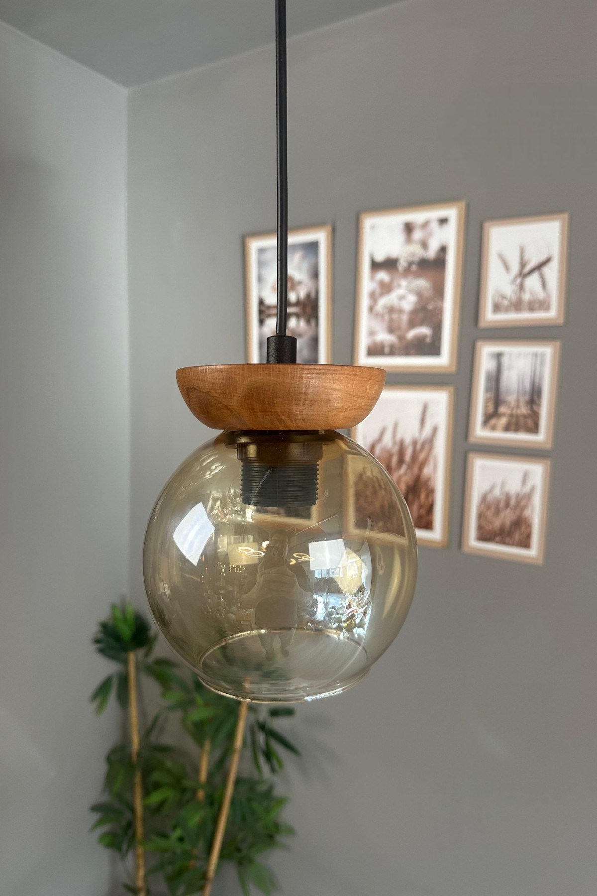 Oria Bal Rengi Cam Tekli Avize Ahşap Tabak Başlık Retro Sarkıt Lamba Salon Aydınlatma