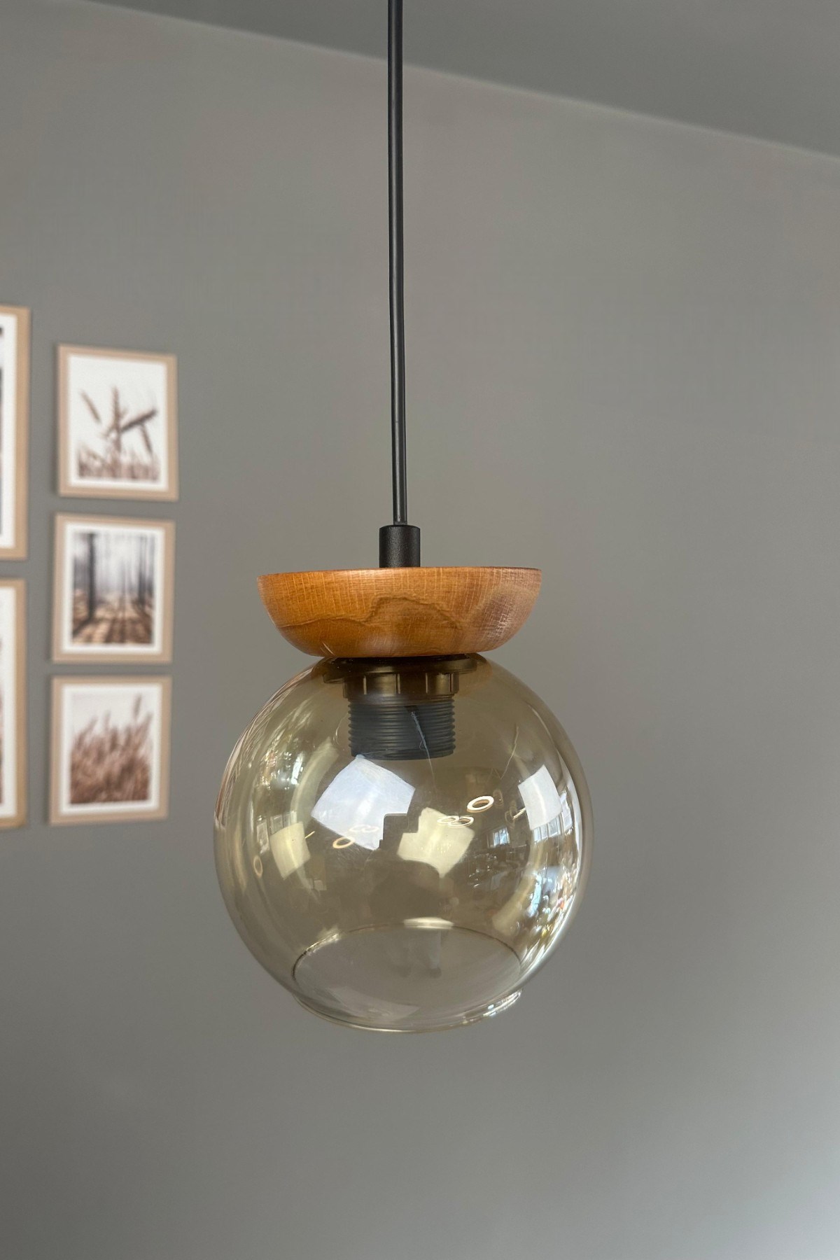Oria Bal Rengi Cam Tekli Avize Ahşap Tabak Başlık Retro Sarkıt Lamba Salon Aydınlatma