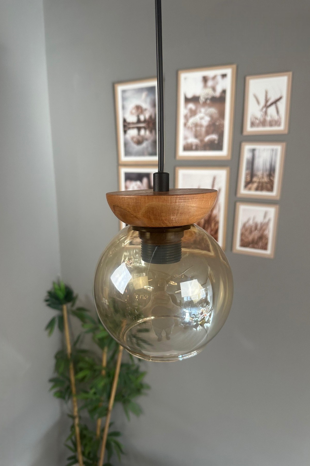 Oria Bal Rengi Cam Tekli Avize Ahşap Tabak Başlık Retro Sarkıt Lamba Salon Aydınlatma