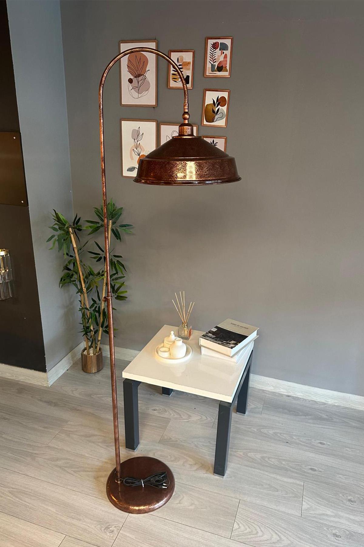 Patina Lambader Modern Dekoratif Metal Oturma Odası Çalışma Odası Zemin Lambası