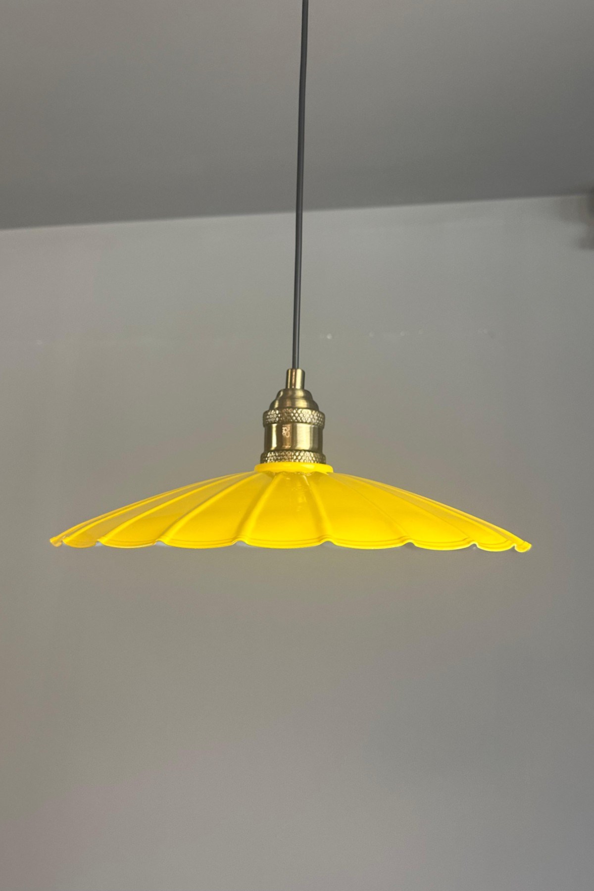 Risso Açık Sarı Metal Büyük Avize Lale Başlık Tekli Rustik Cafe Modern Sarkıt Aydınlatma