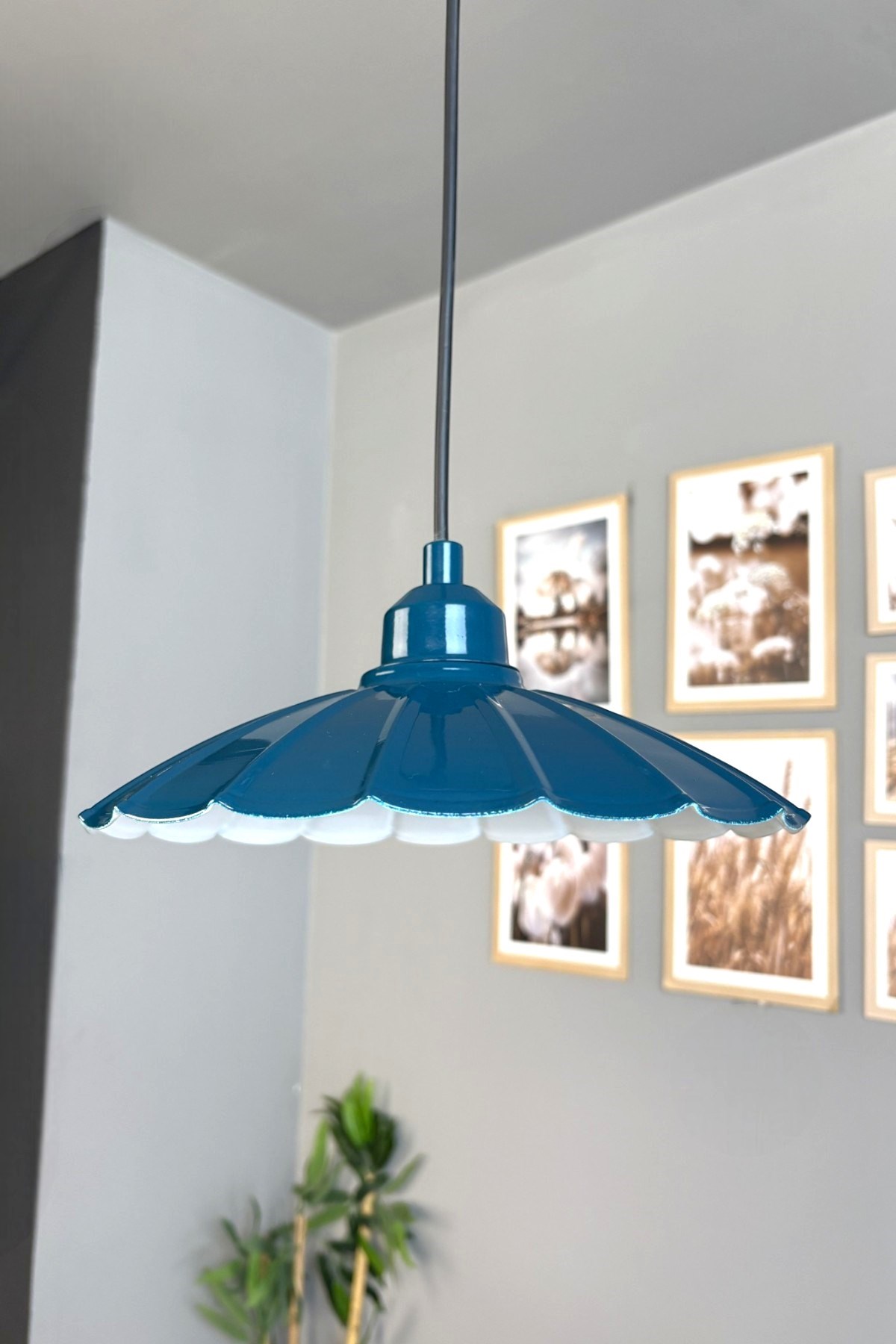 Risso Metal Avize Deniz Yeşili Yarım Lale Başlık Tekli Rustik Cafe Mutfak Modern Sarkıt Aydınlatma