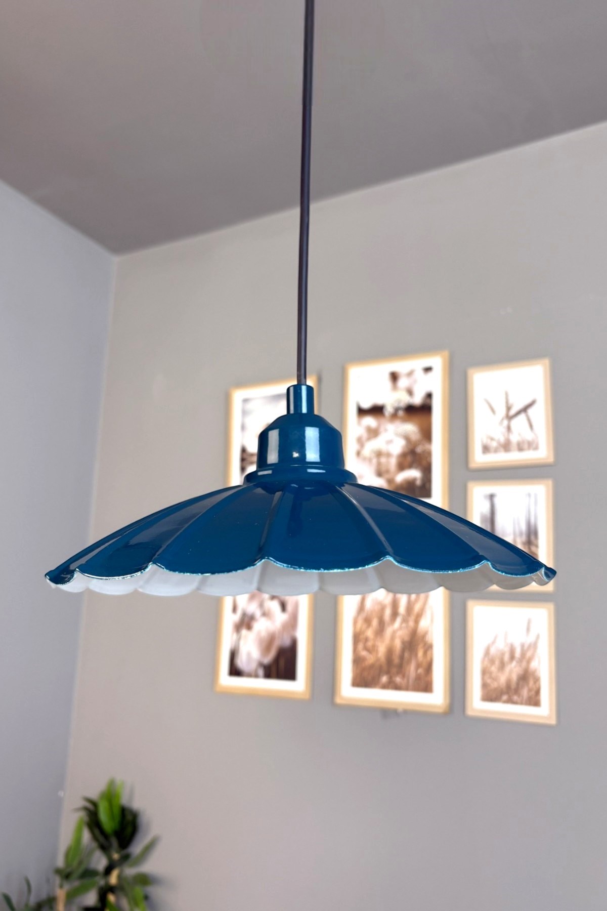 Risso Metal Avize Deniz Yeşili Yarım Lale Başlık Tekli Rustik Cafe Mutfak Modern Sarkıt Aydınlatma
