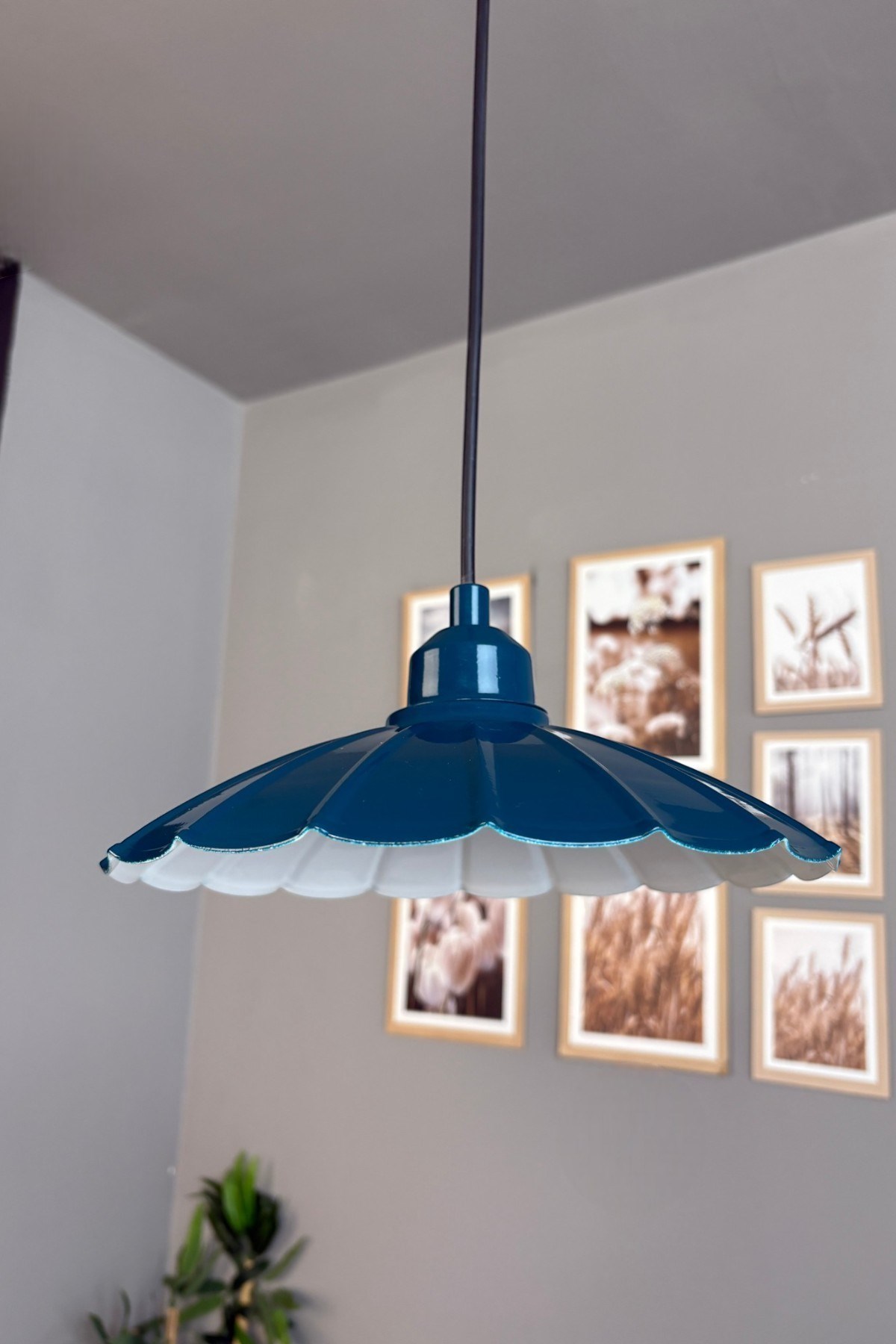 Risso Metal Avize Deniz Yeşili Yarım Lale Başlık Tekli Rustik Cafe Mutfak Modern Sarkıt Aydınlatma