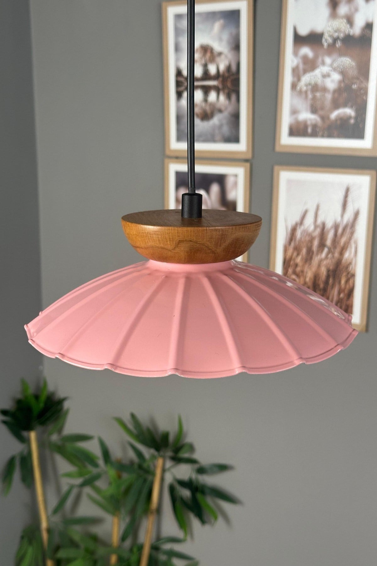 Risso Pembe Ahşap Tabak Tekli Metal Avize Cafe Mutfak Modern Dekoratif Sarkıt Aydınlatma