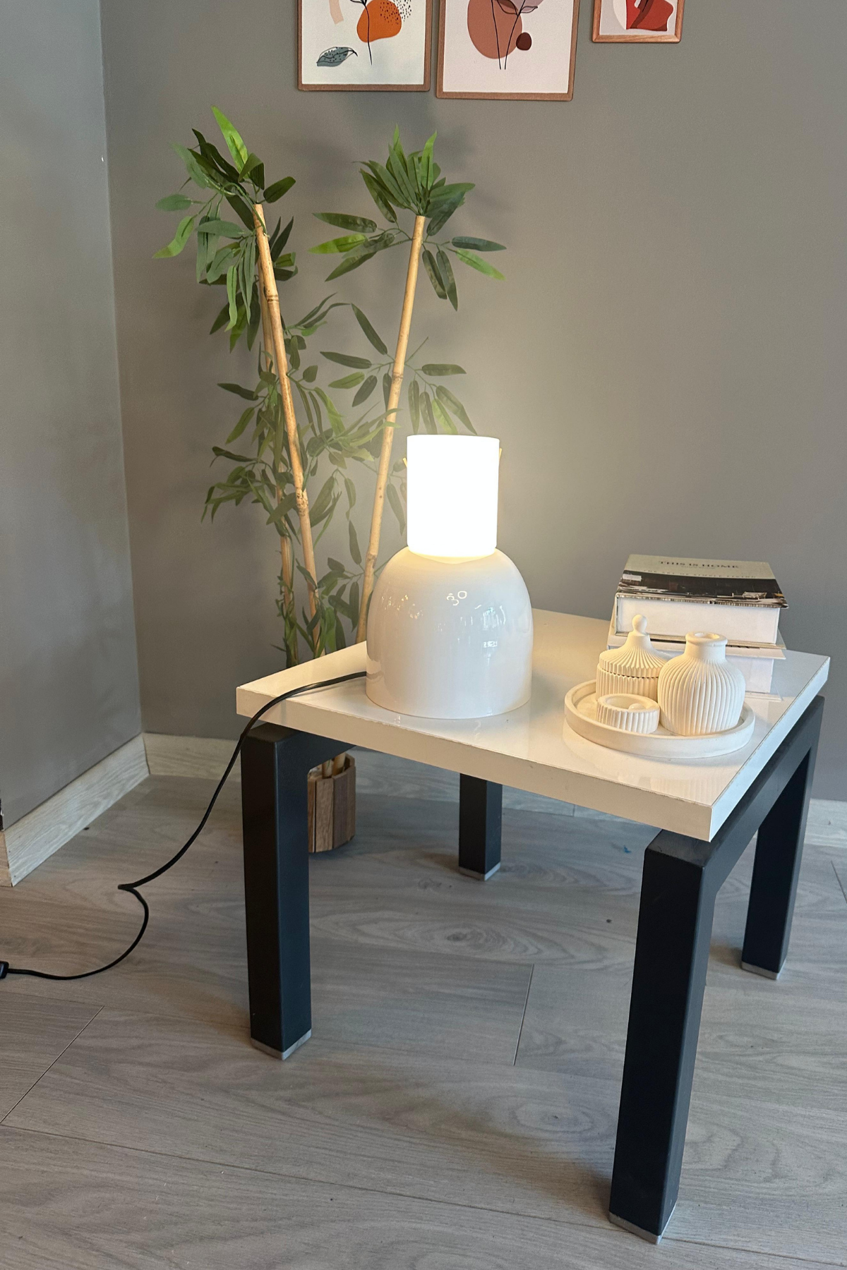 Shiny Masa Lambası Beyaz Renk Çalışma Lambası Dekoratif Metal Abajur Modeli Ofis Ev Aydınlatma