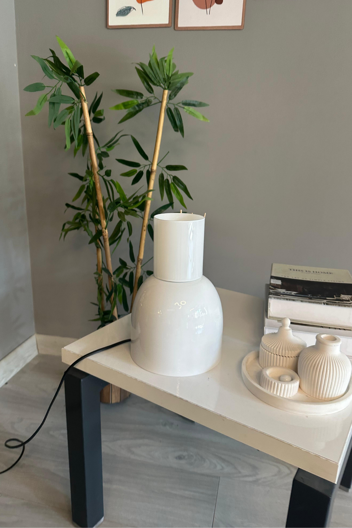 Shiny Masa Lambası Beyaz Renk Çalışma Lambası Dekoratif Metal Abajur Modeli Ofis Ev Aydınlatma