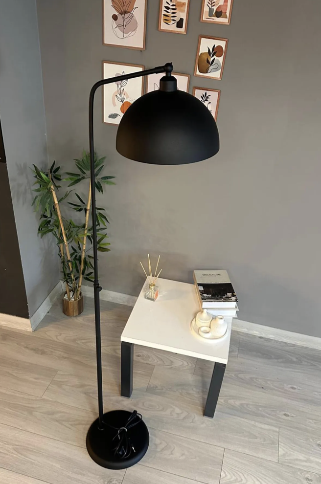 Siyah Lambader Hareketli Başlık Modern Dekoratif Metal Oturma Odası Çalışma Odası Zemin Lambası