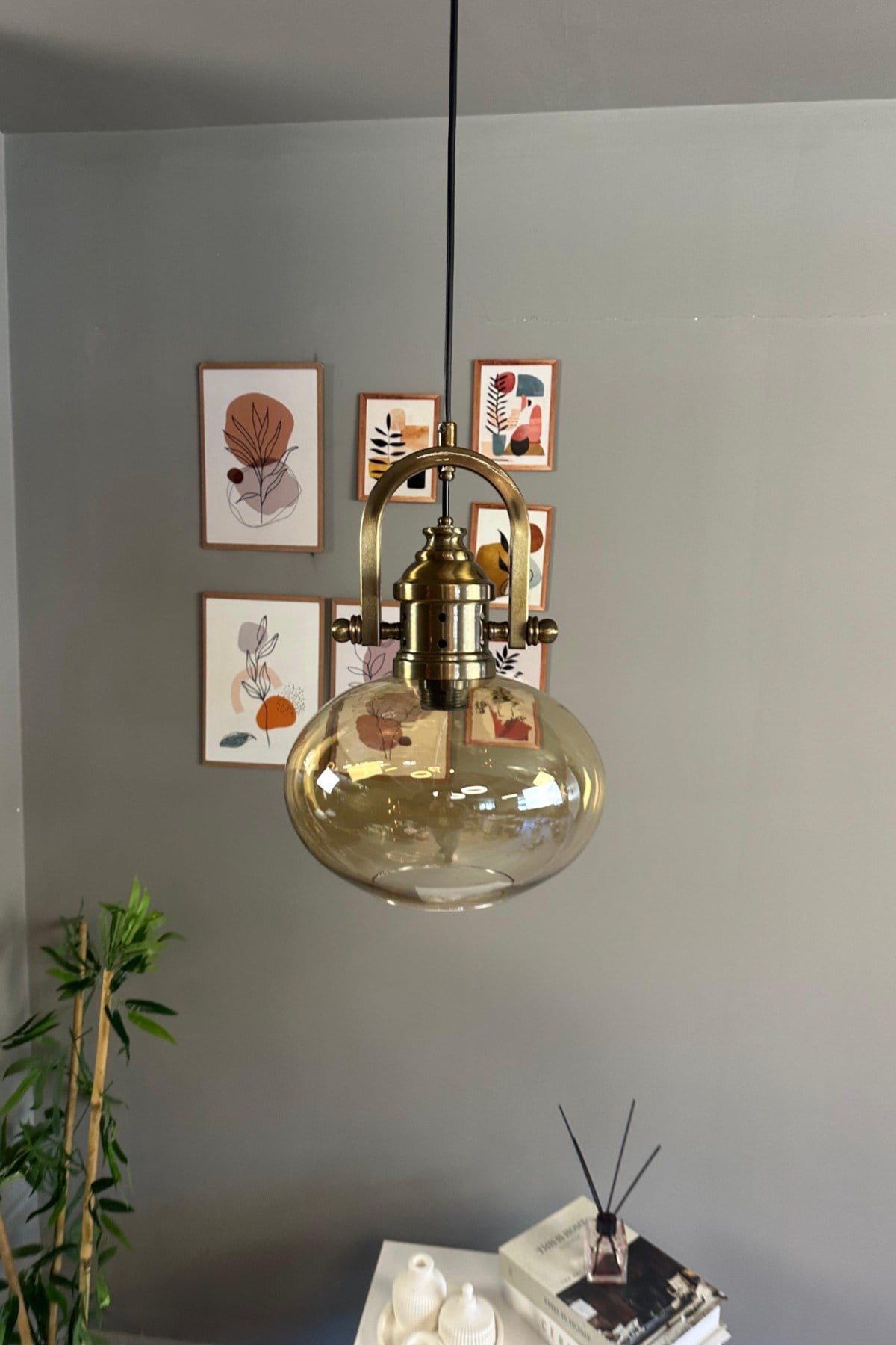 Solvia Cam Bal Rengi Tekli Avize Delikli Eskitme Başlık Retro Sarkıt Lamba Salon Aydınlatma