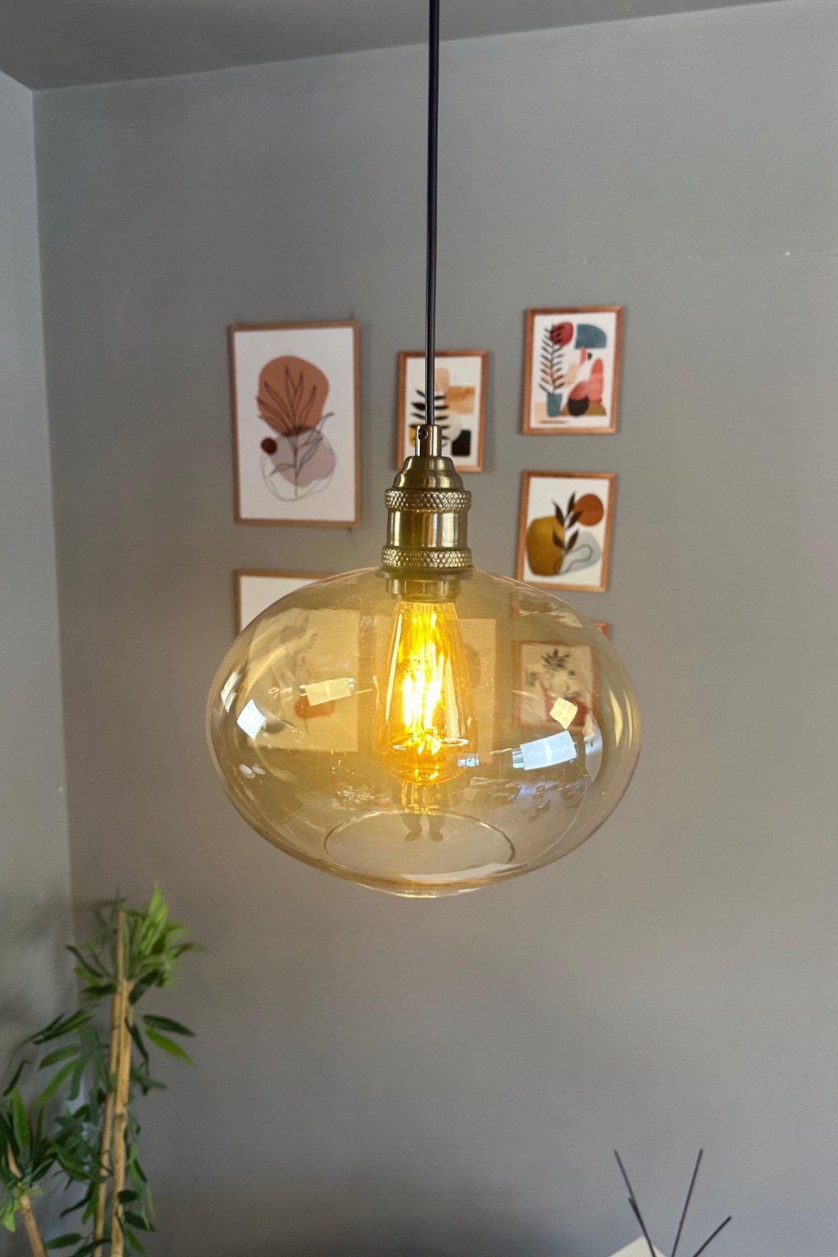 Solvia Cam Bal Rengi Tekli Avize Lale Başlık Retro Sarkıt Lamba Salon Aydınlatma