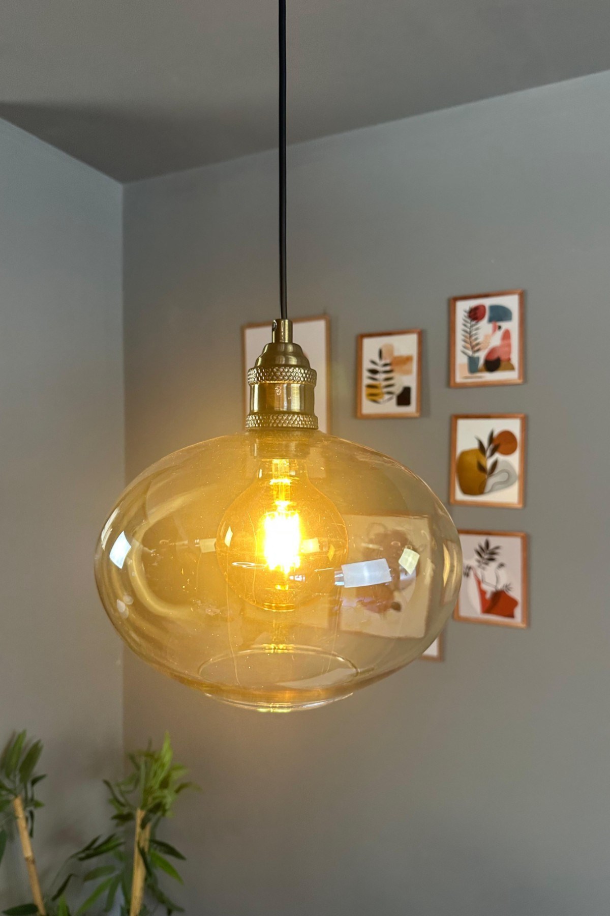 Solvia Cam Bal Rengi Tekli Avize Lale Başlık Retro Sarkıt Lamba Salon Aydınlatma