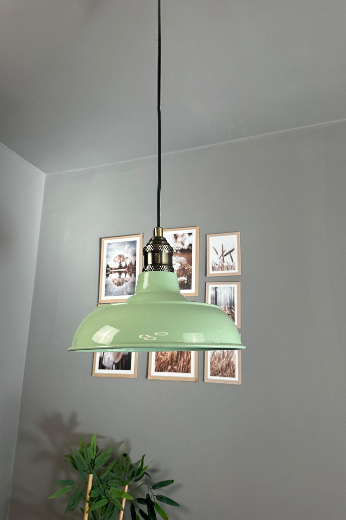 Veluna Mint Yeşili Tekli Eskitme Lale Başlık Avize Retro Sarkıt Ofis Showroom Salon Mutfak Avizeleri
